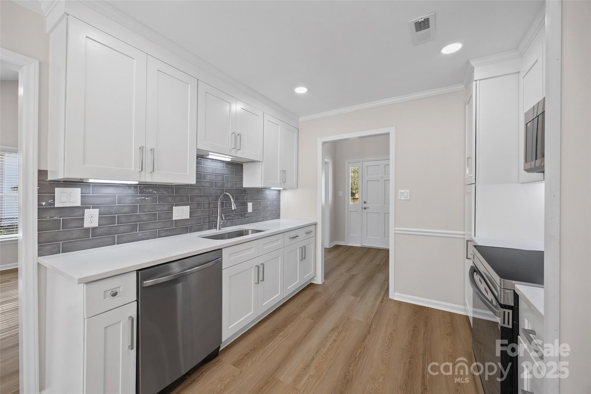 property viewer photo 9