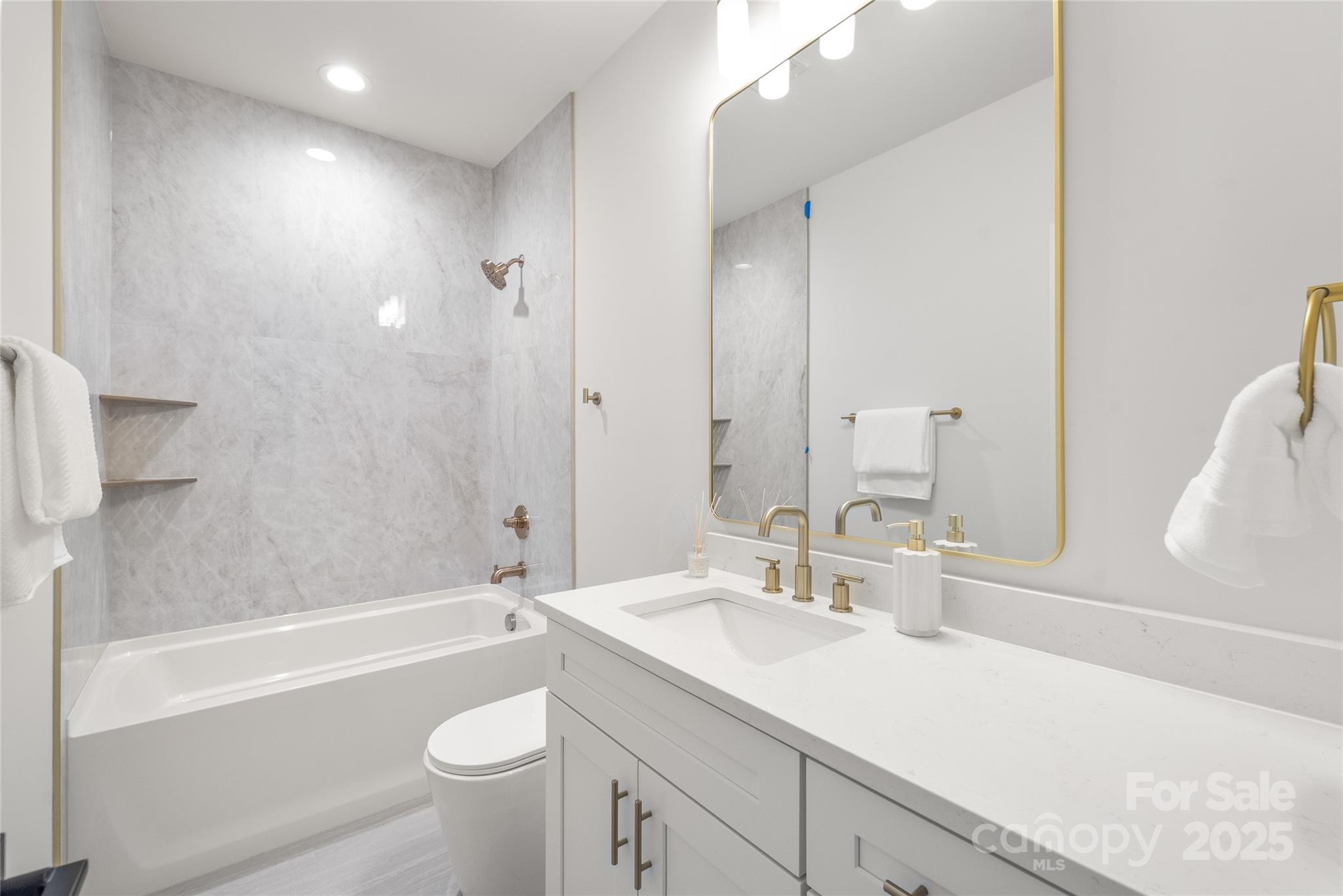 property viewer photo 15