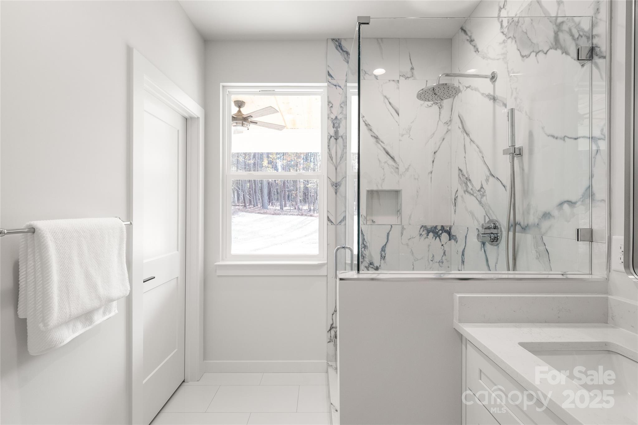 property viewer photo 19