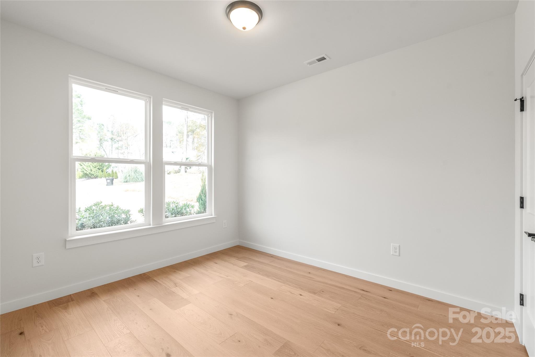property viewer photo 28