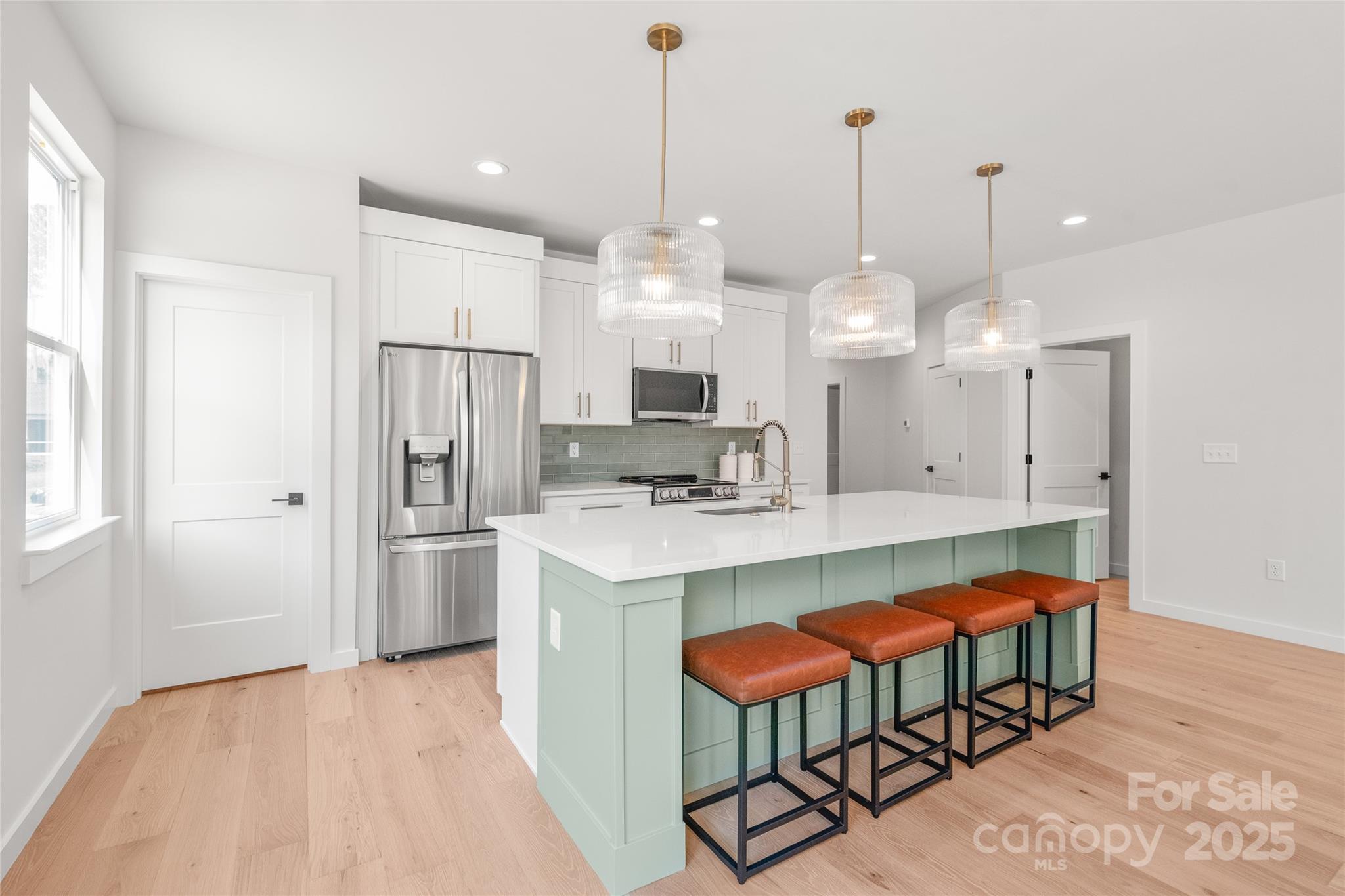 property viewer photo 4