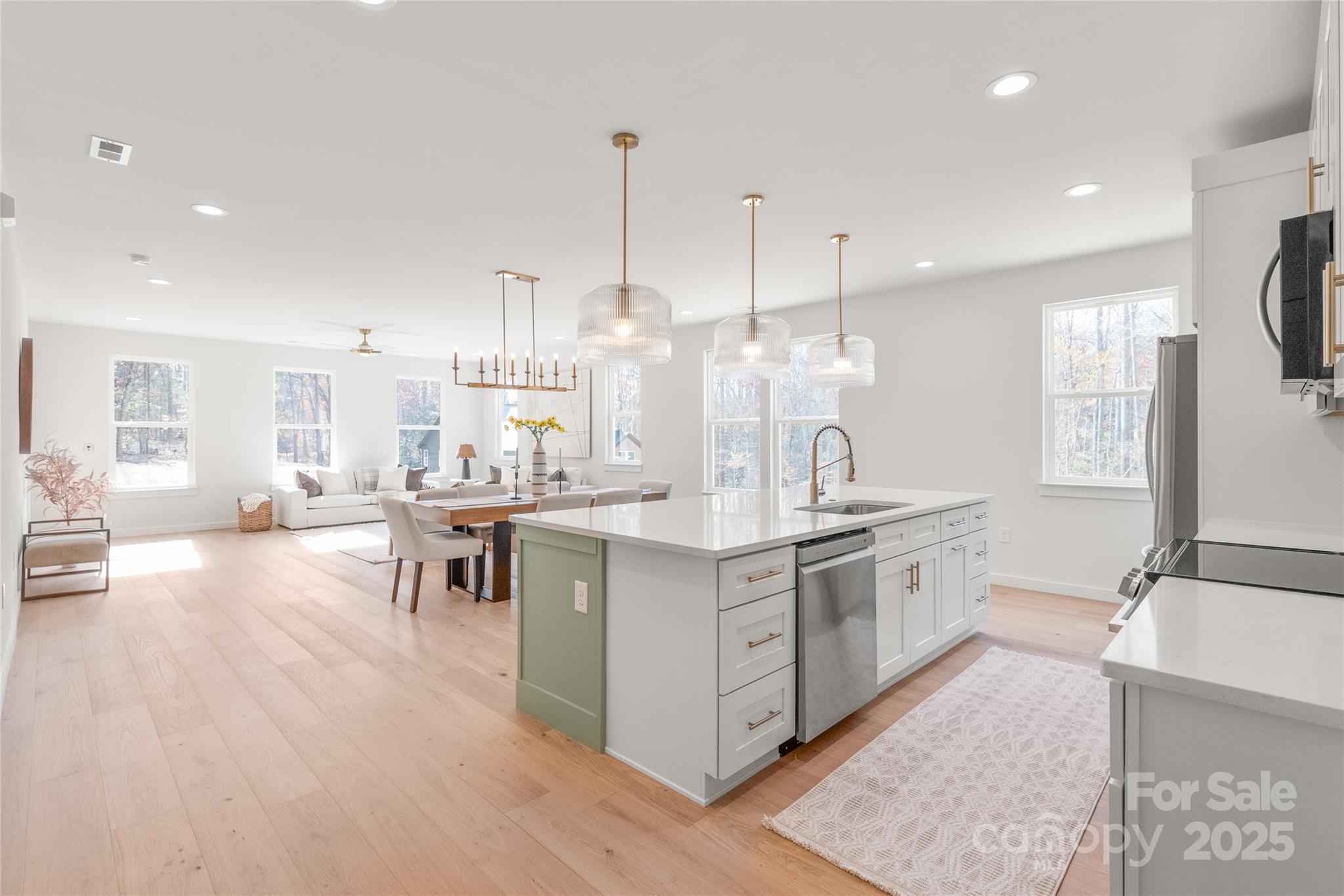 property viewer photo 5
