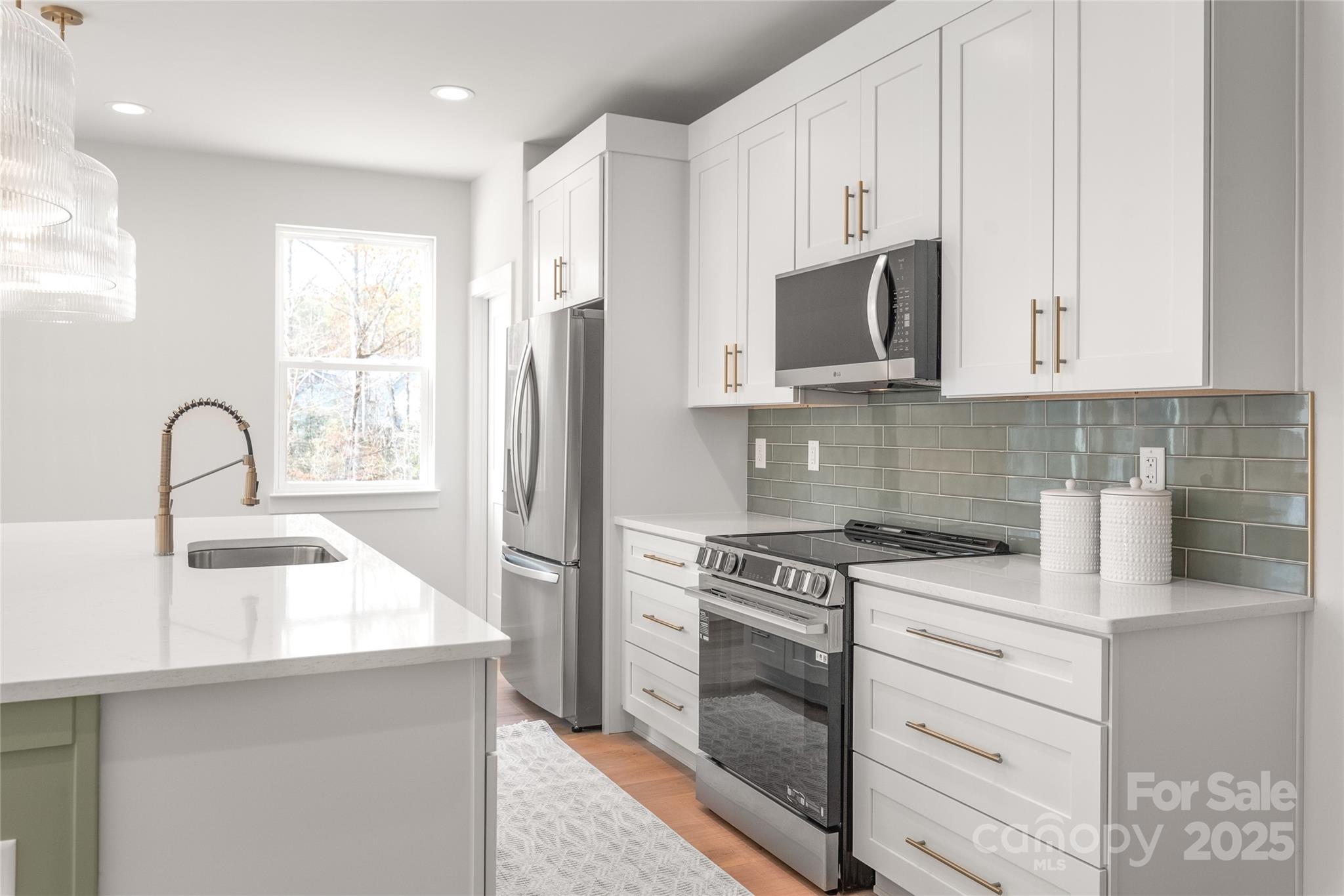 property viewer photo 6