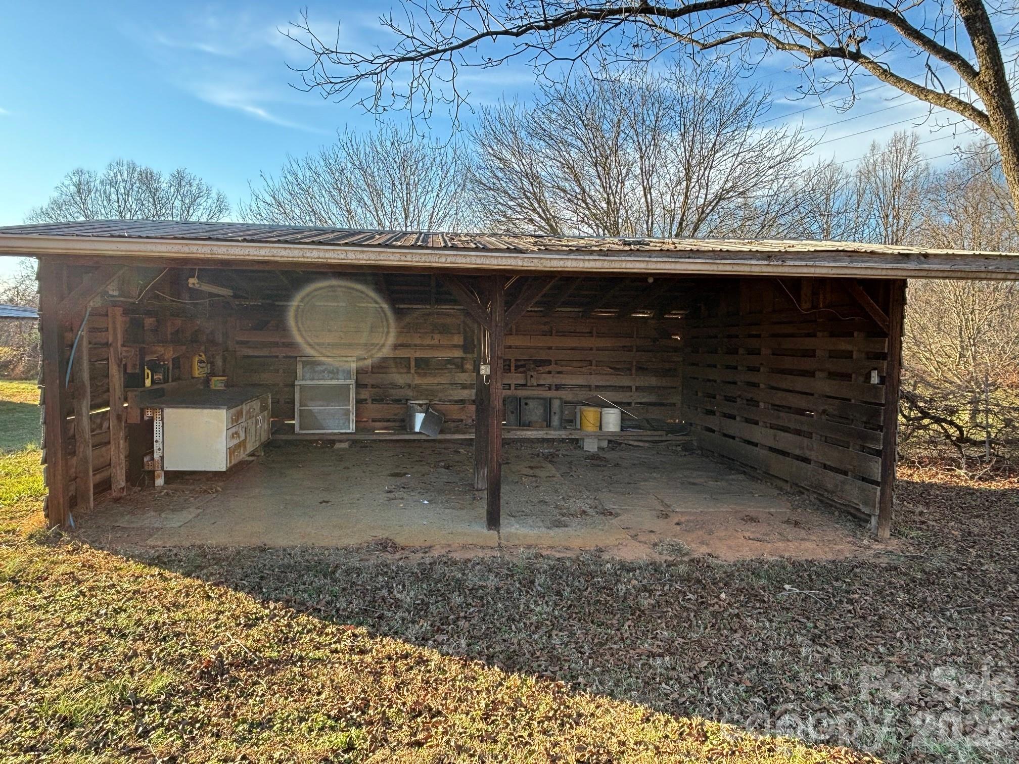 main property photo 32
