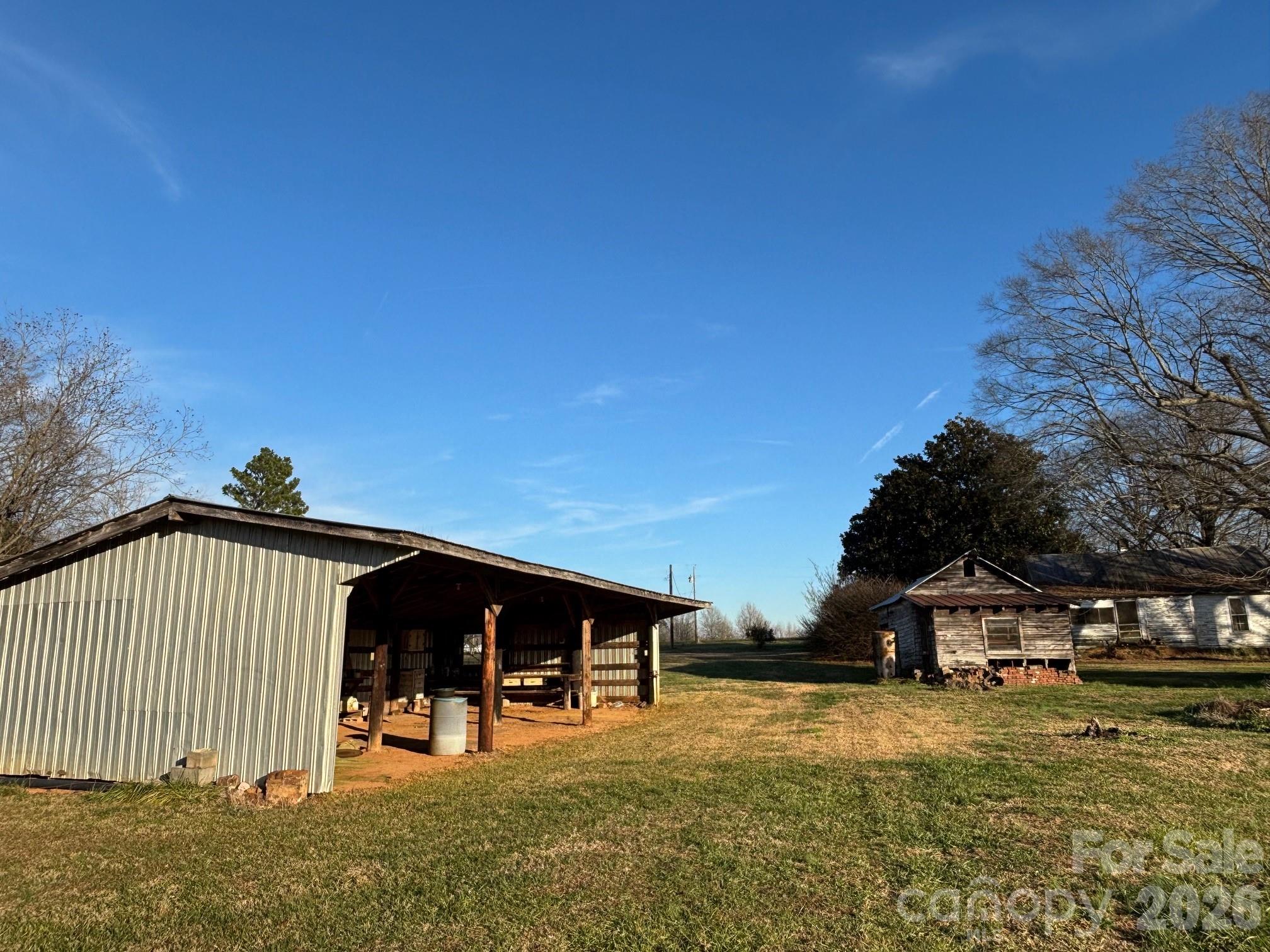 main property photo 37