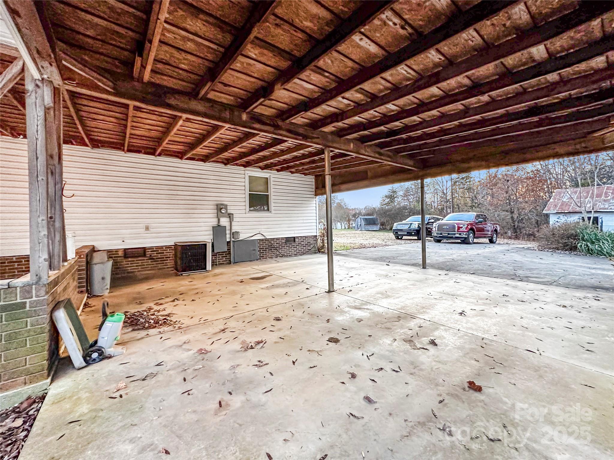 main property photo 34