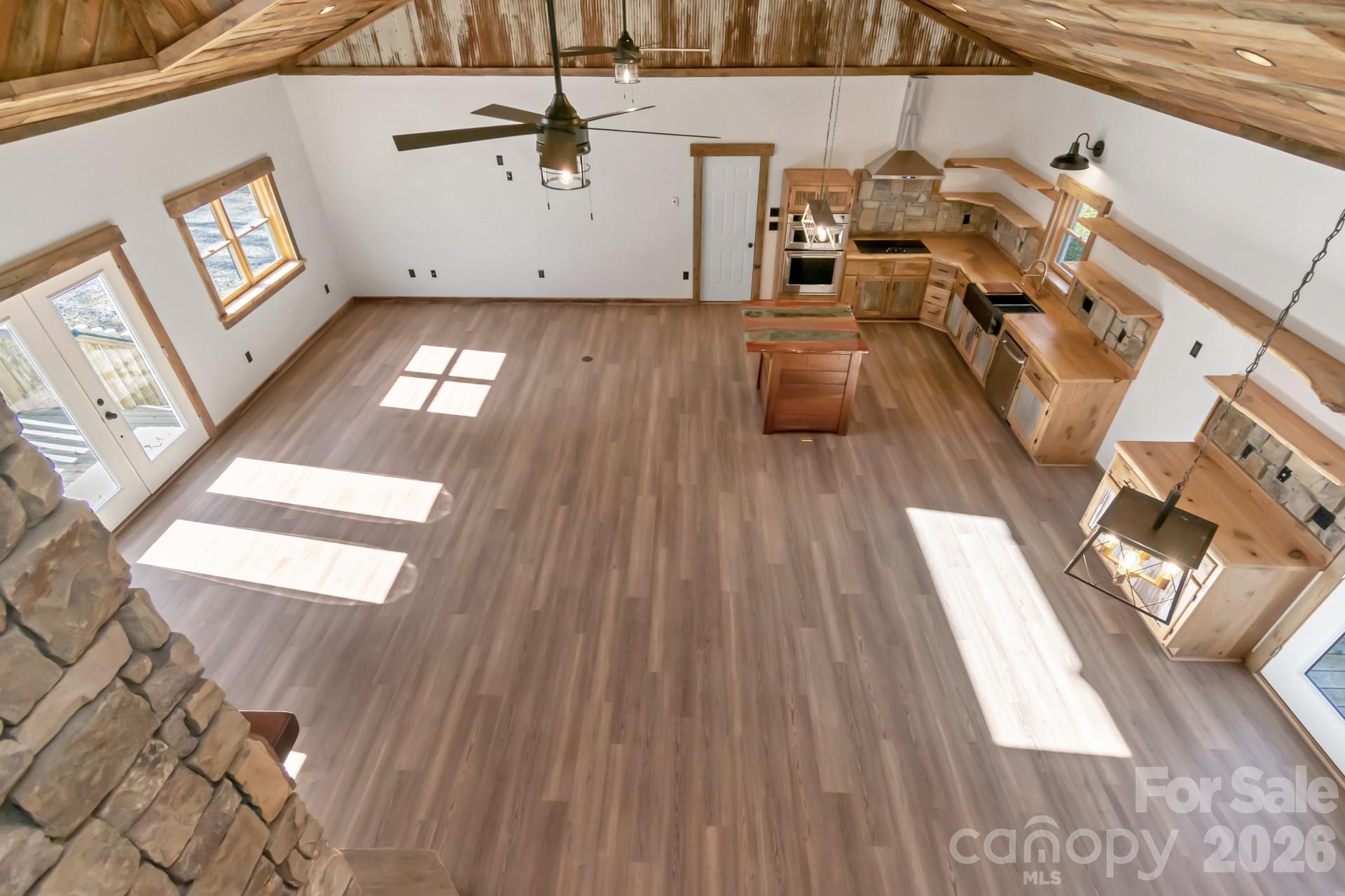 main property photo 40