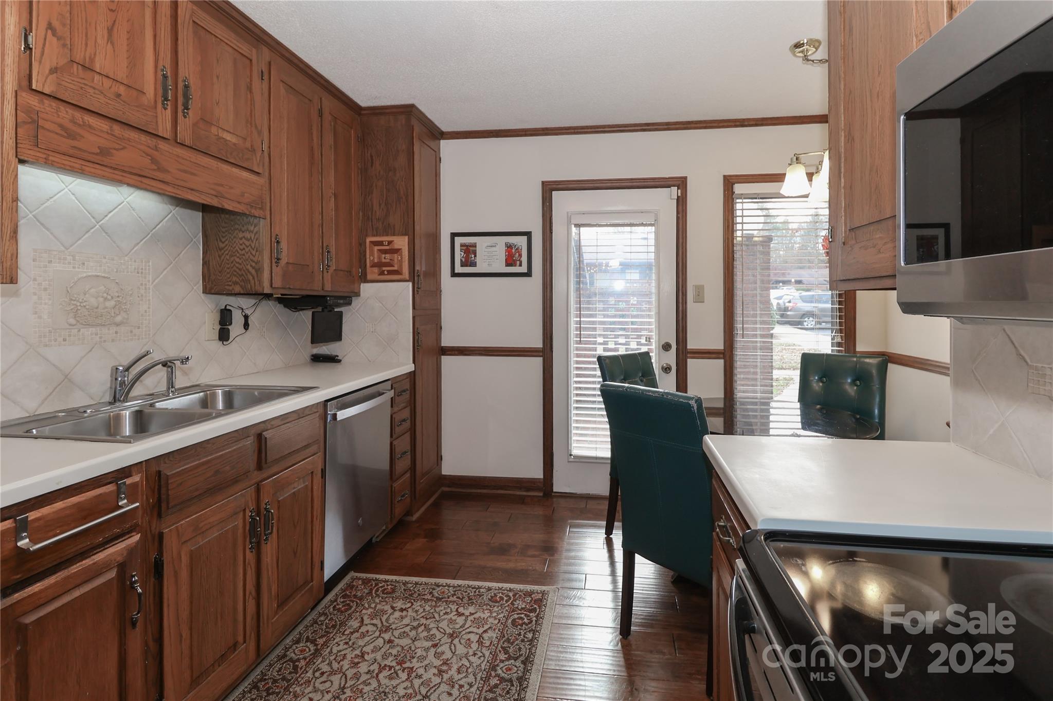main property photo 12