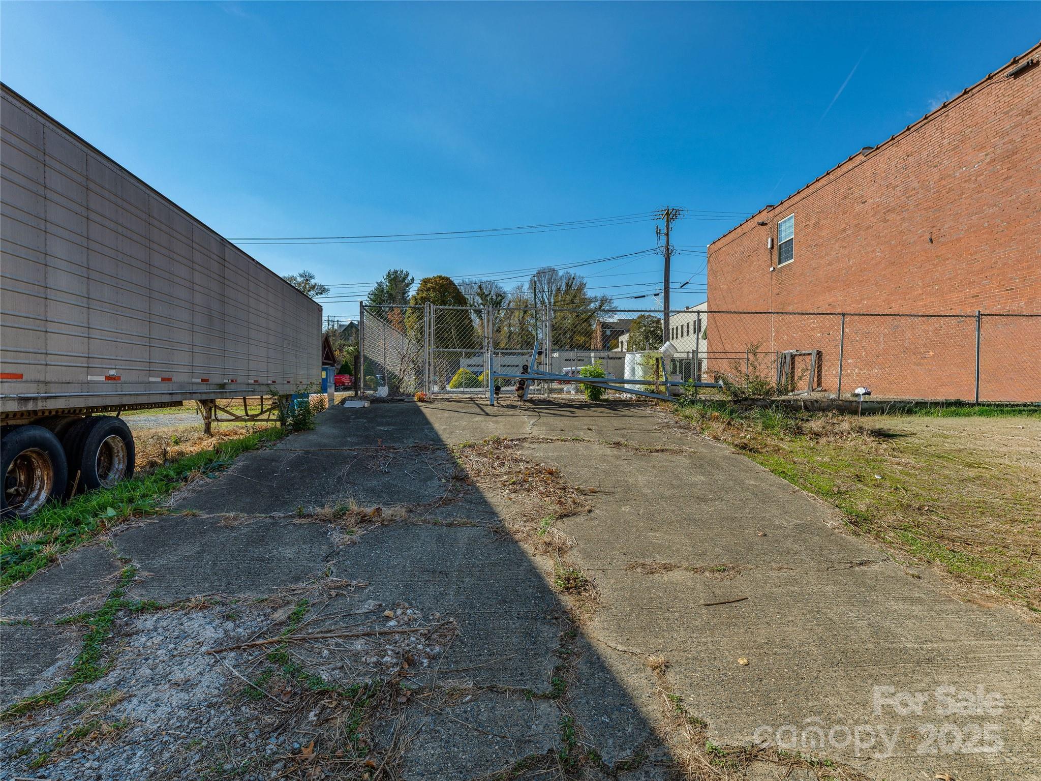 main property photo 35