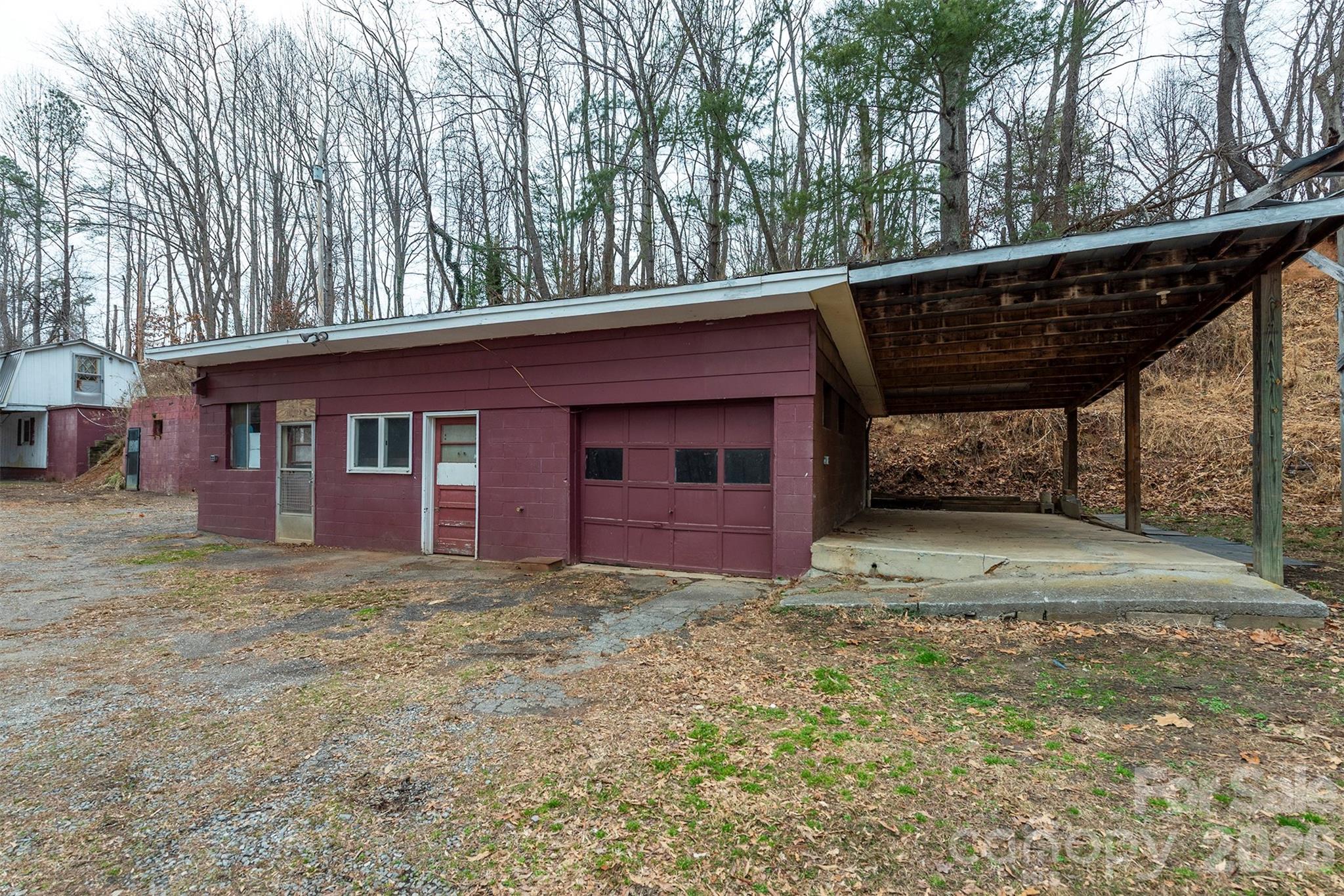 main property photo 26