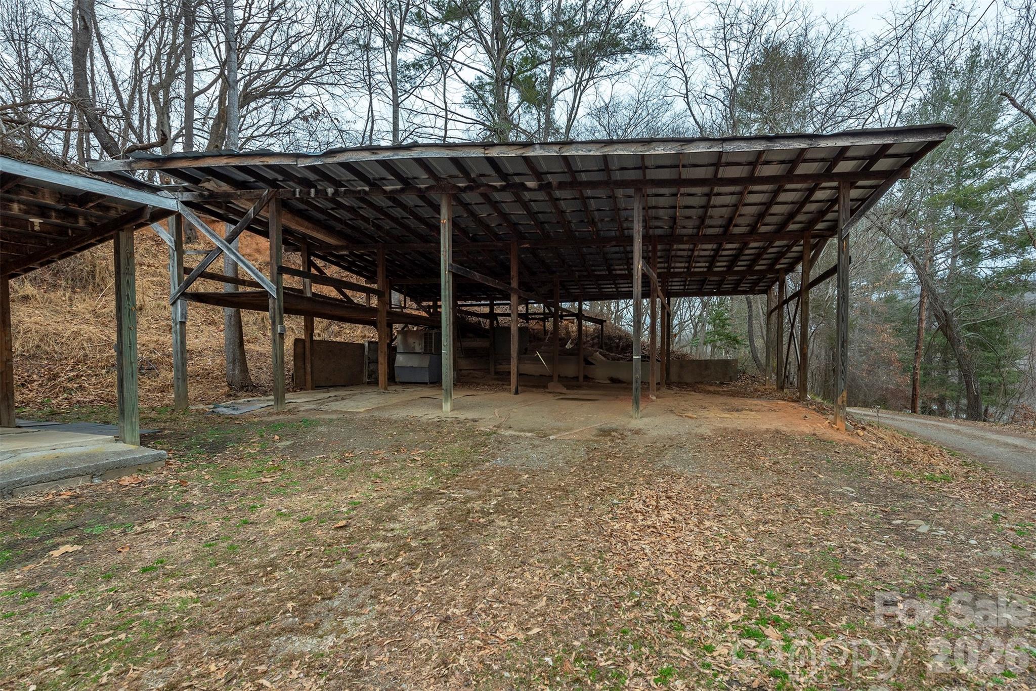 main property photo 27