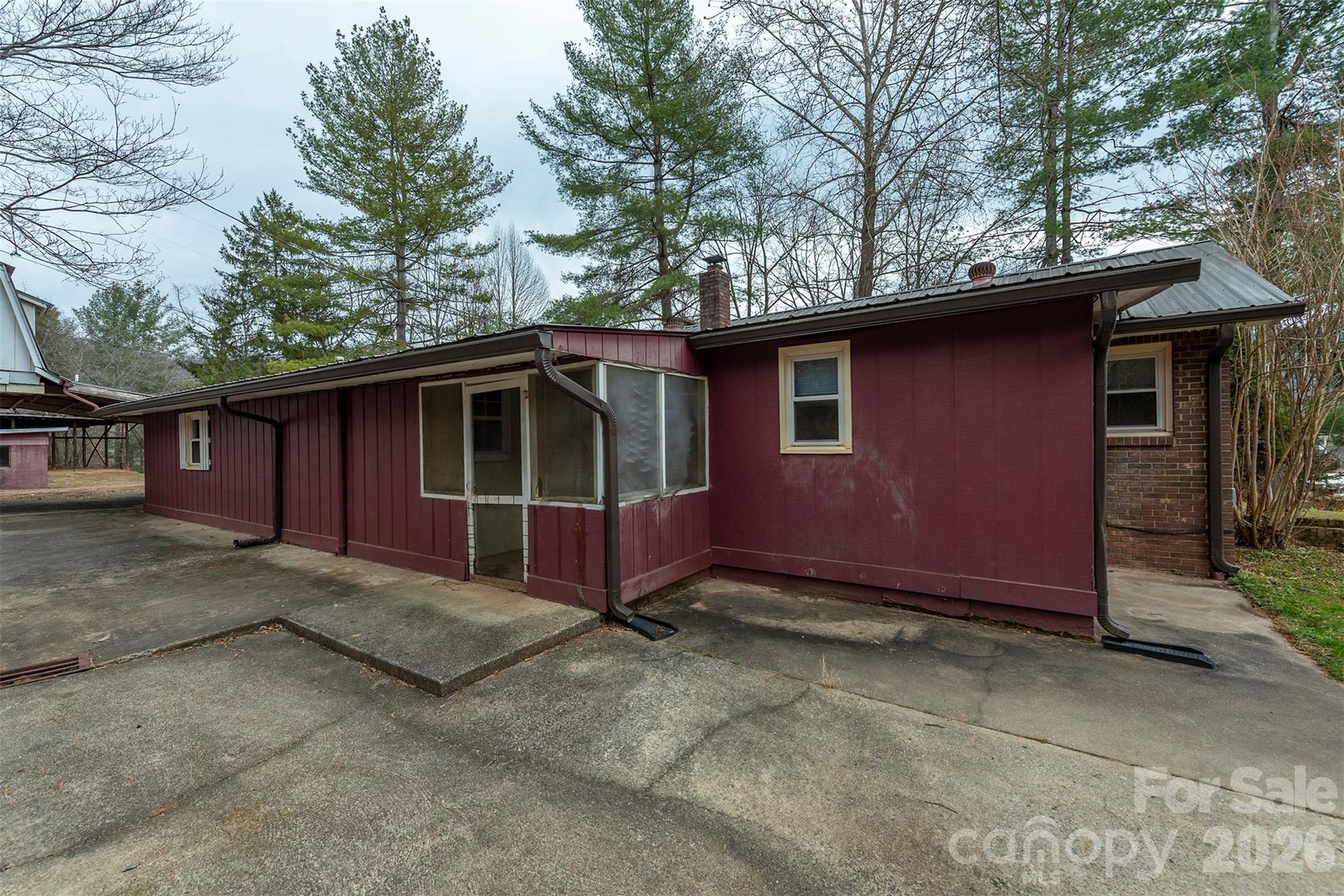 main property photo 33