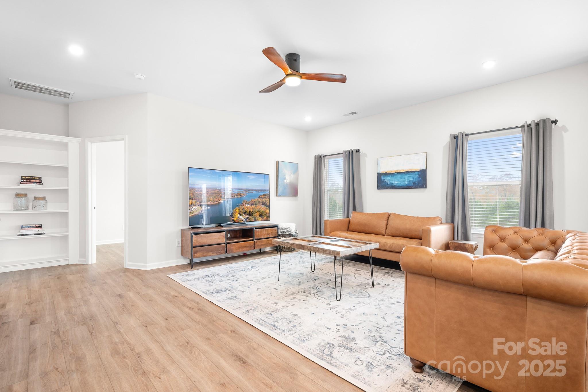 property viewer photo 11