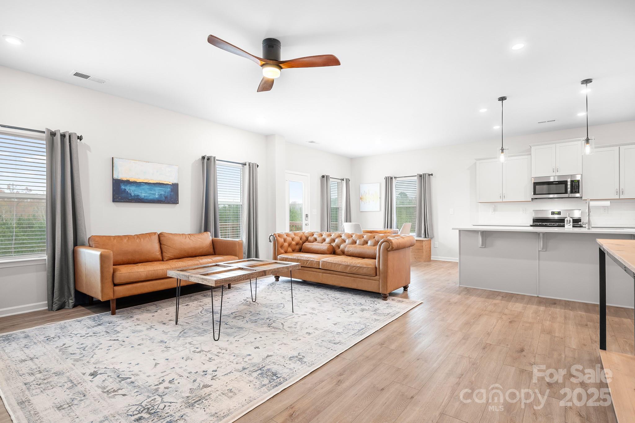 property viewer photo 12