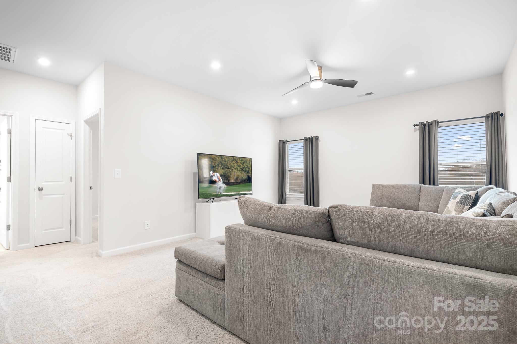 property viewer photo 17