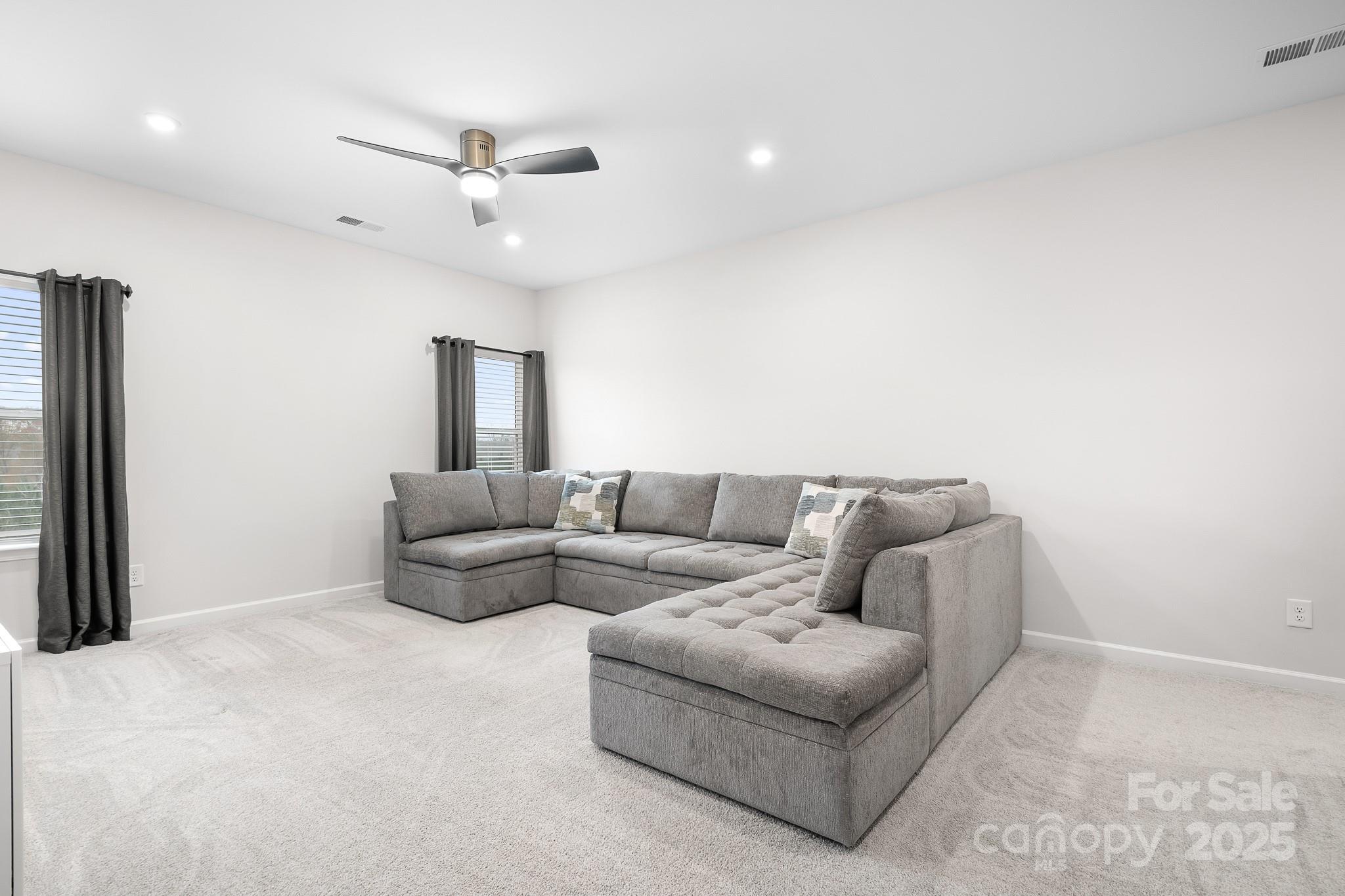 property viewer photo 18