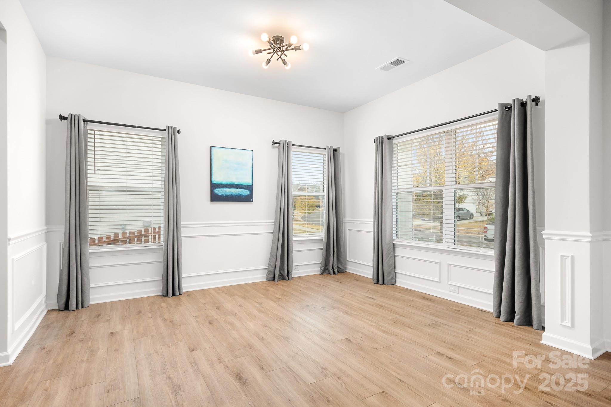 property viewer photo 6