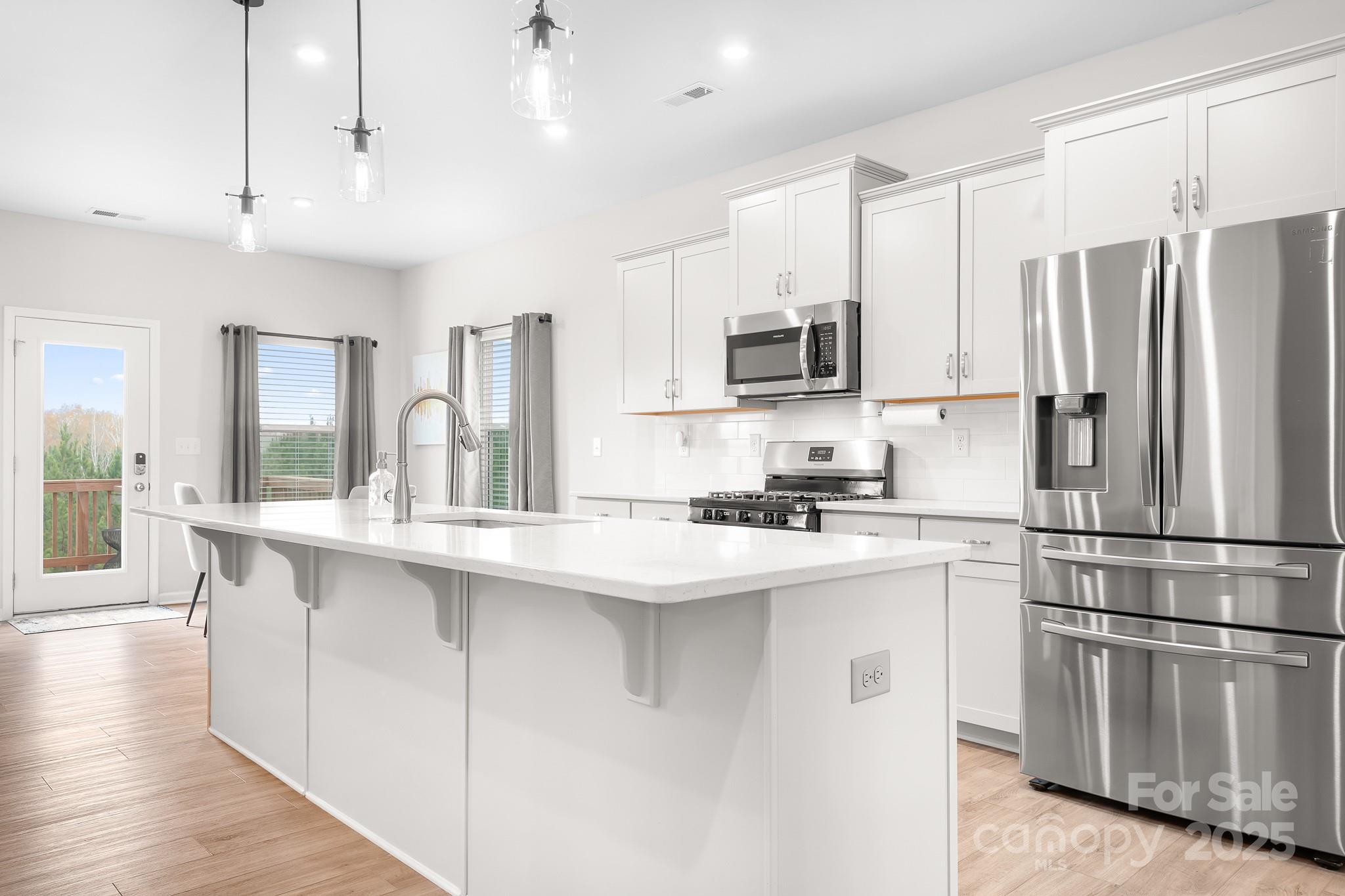 property viewer photo 7