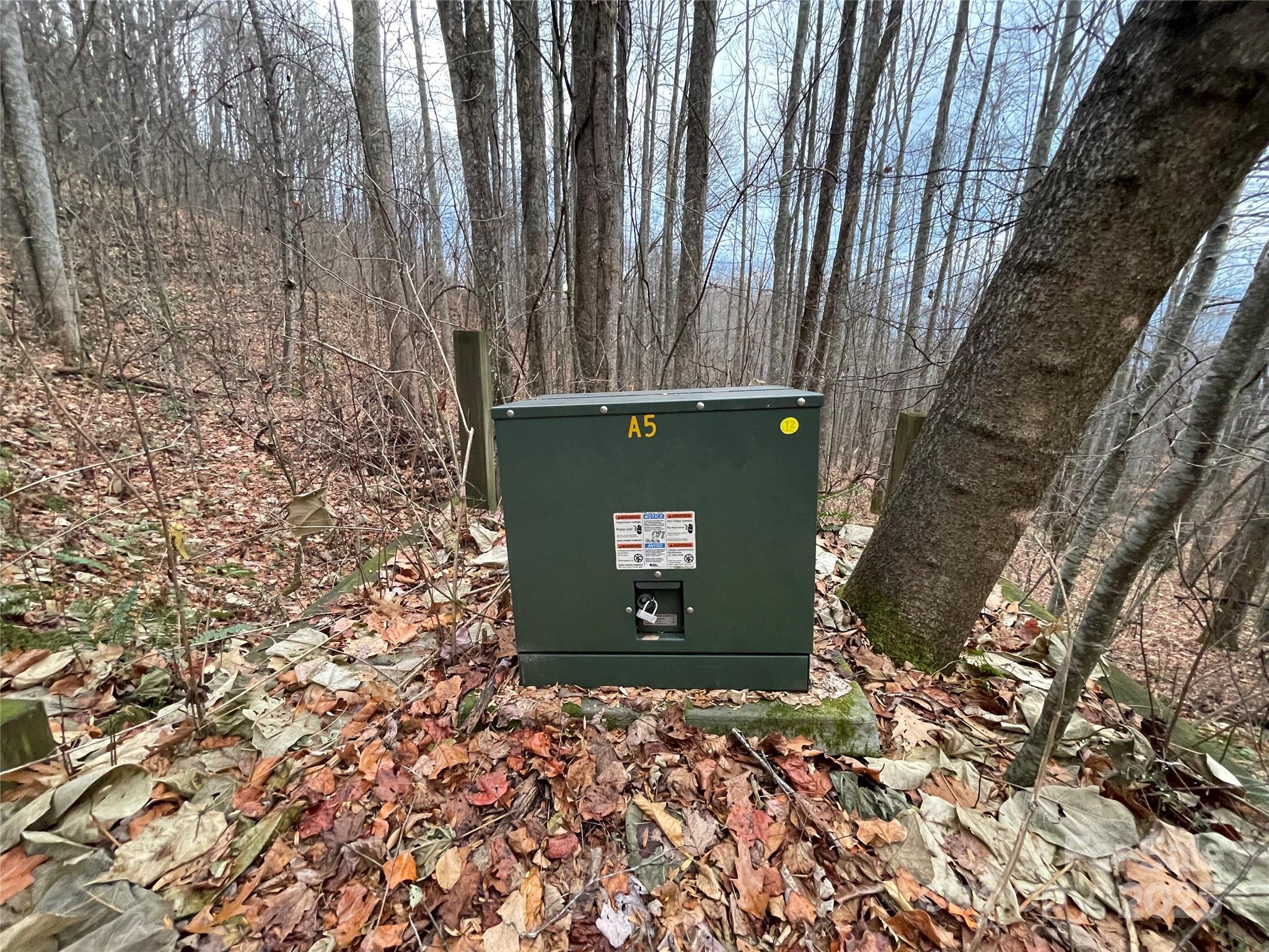 main property photo 13