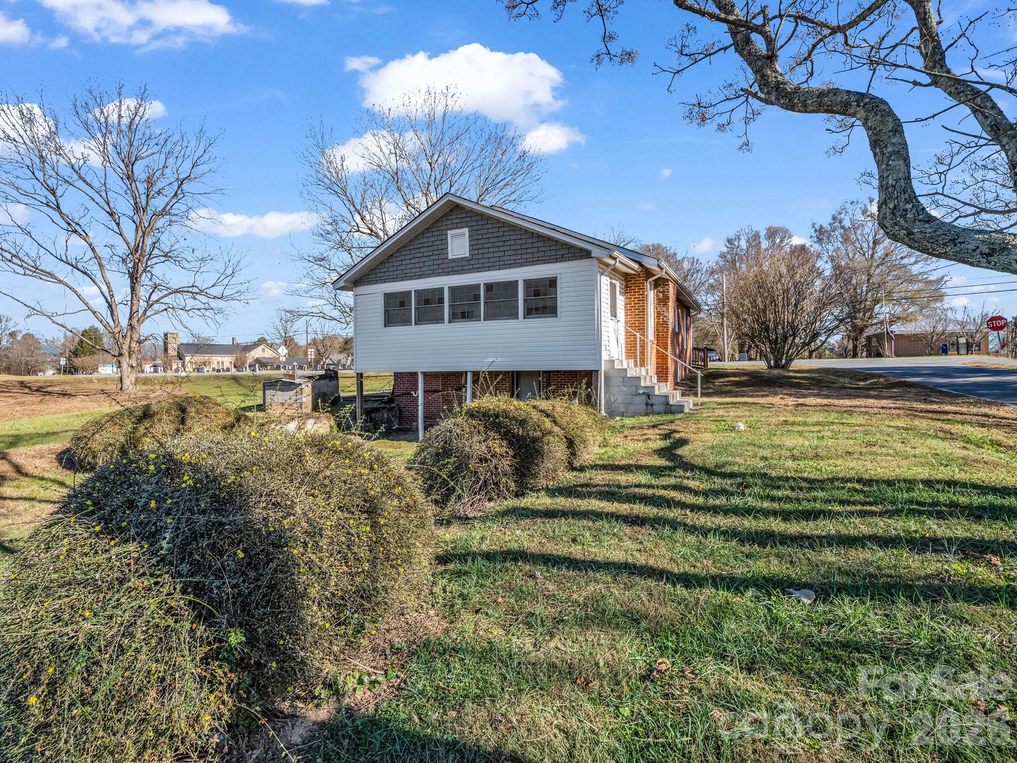 main property photo 16