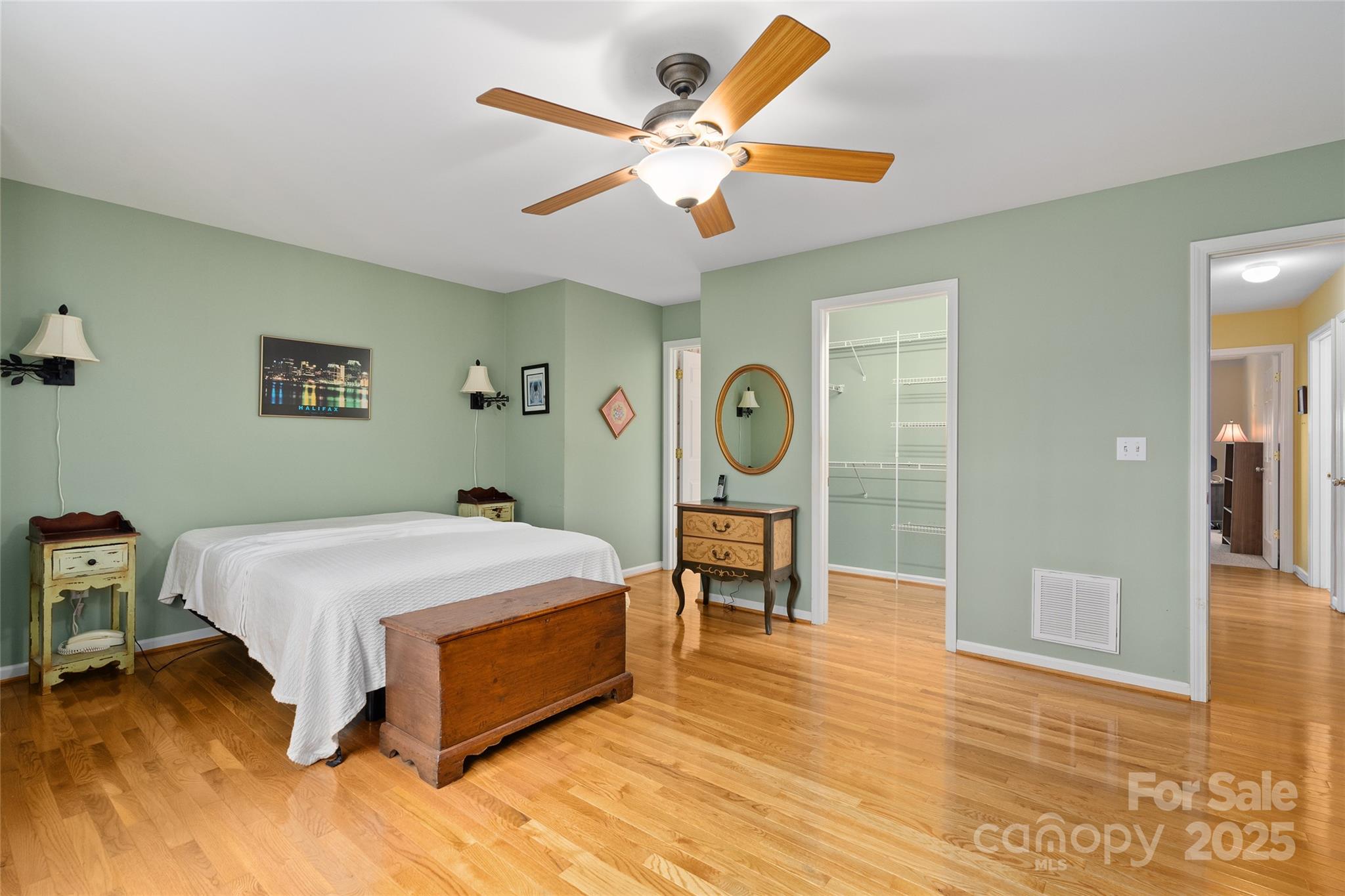 property viewer photo 10