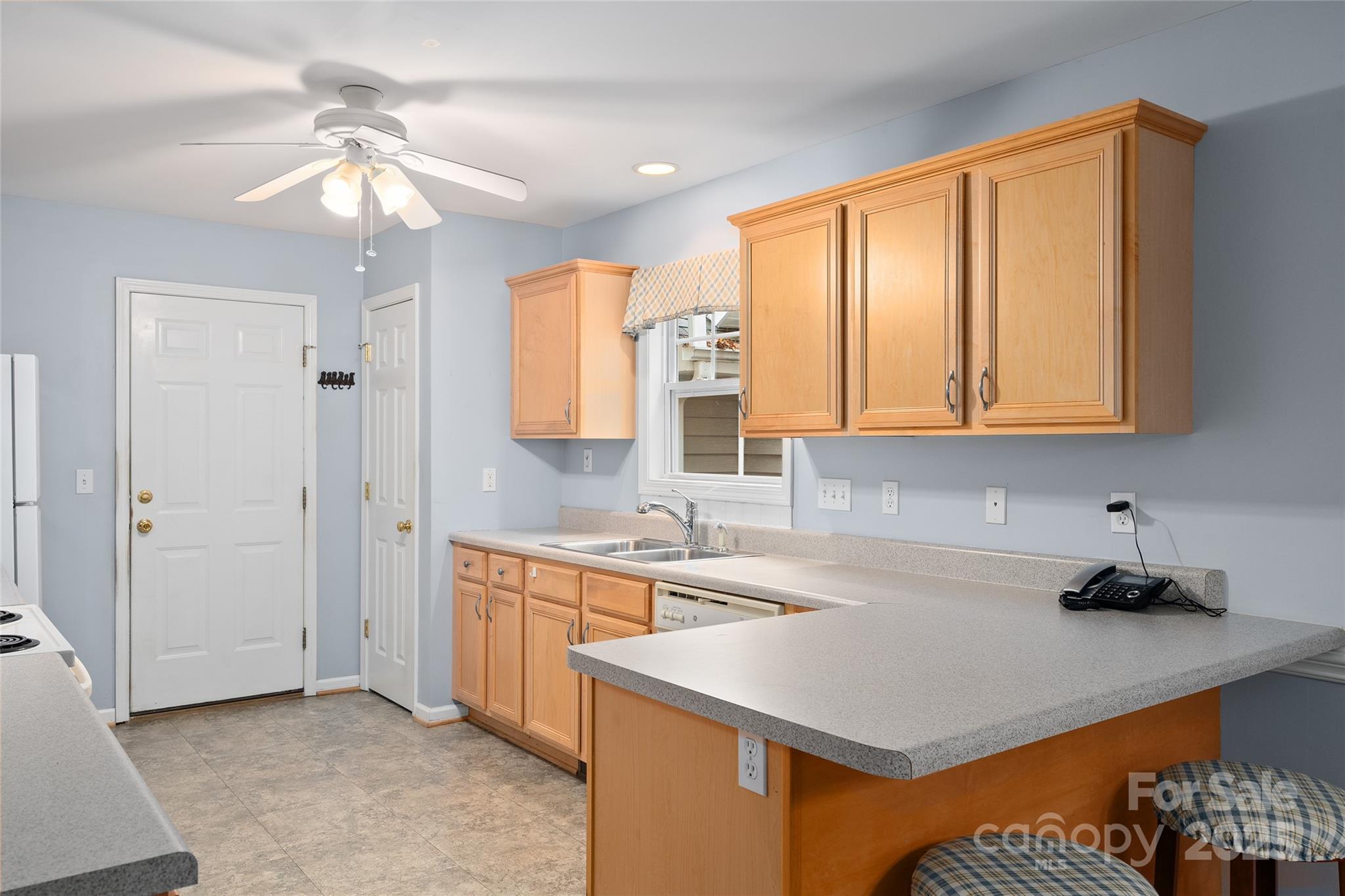 property viewer photo 8