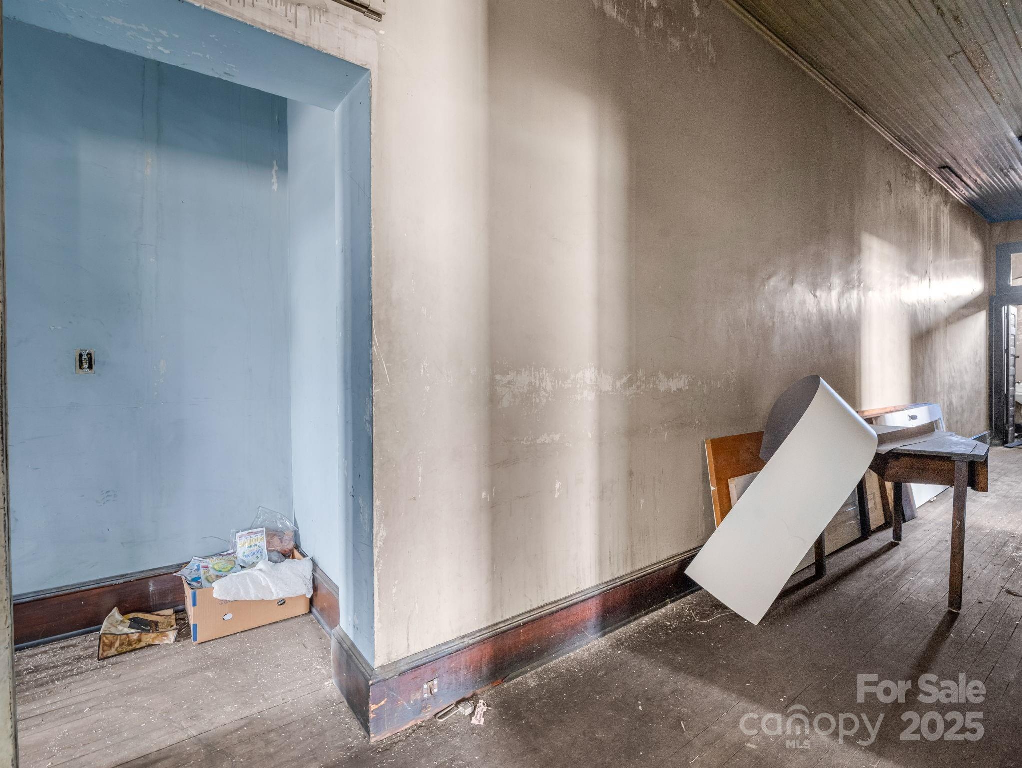 main property photo 36