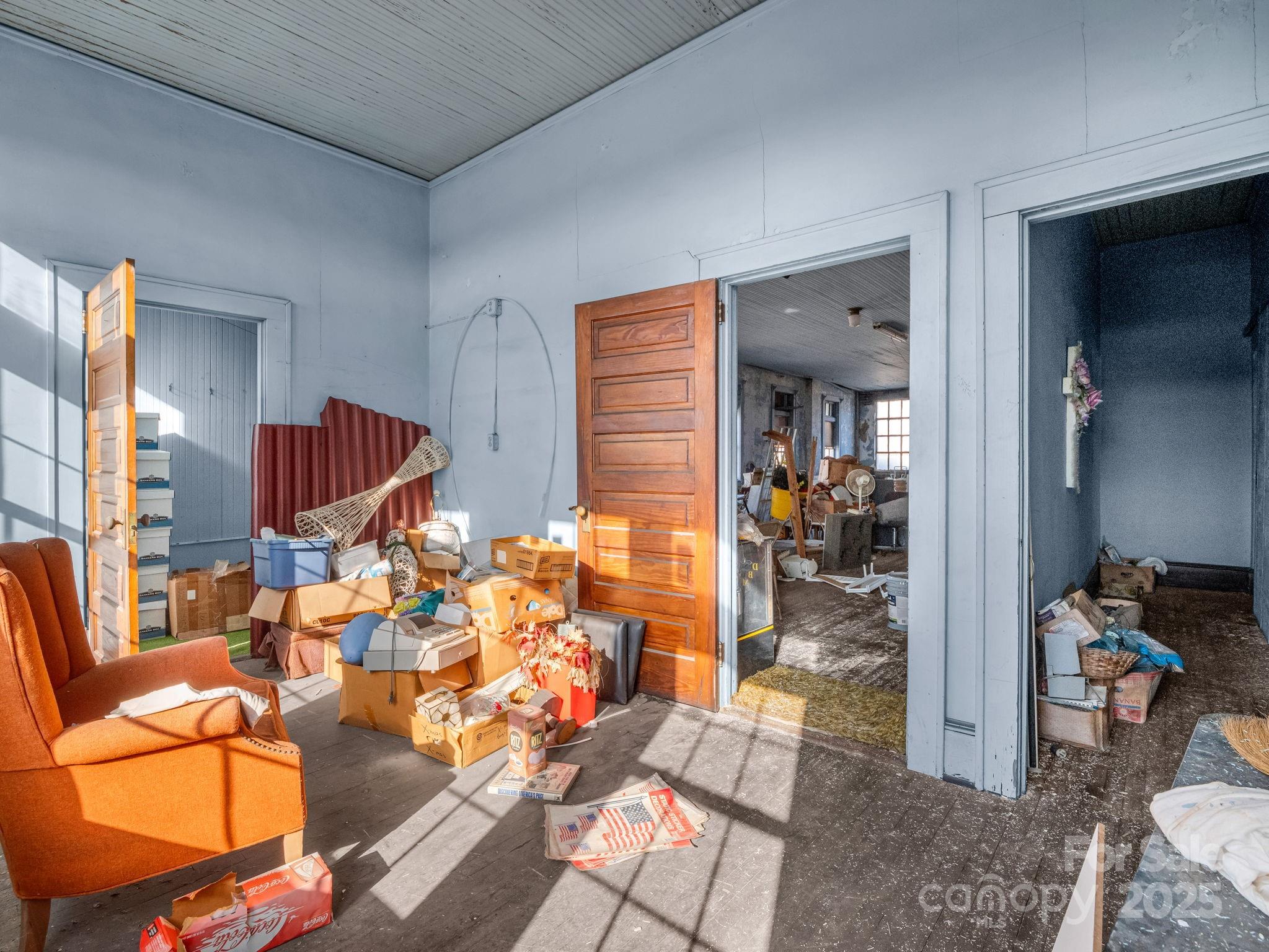 main property photo 37