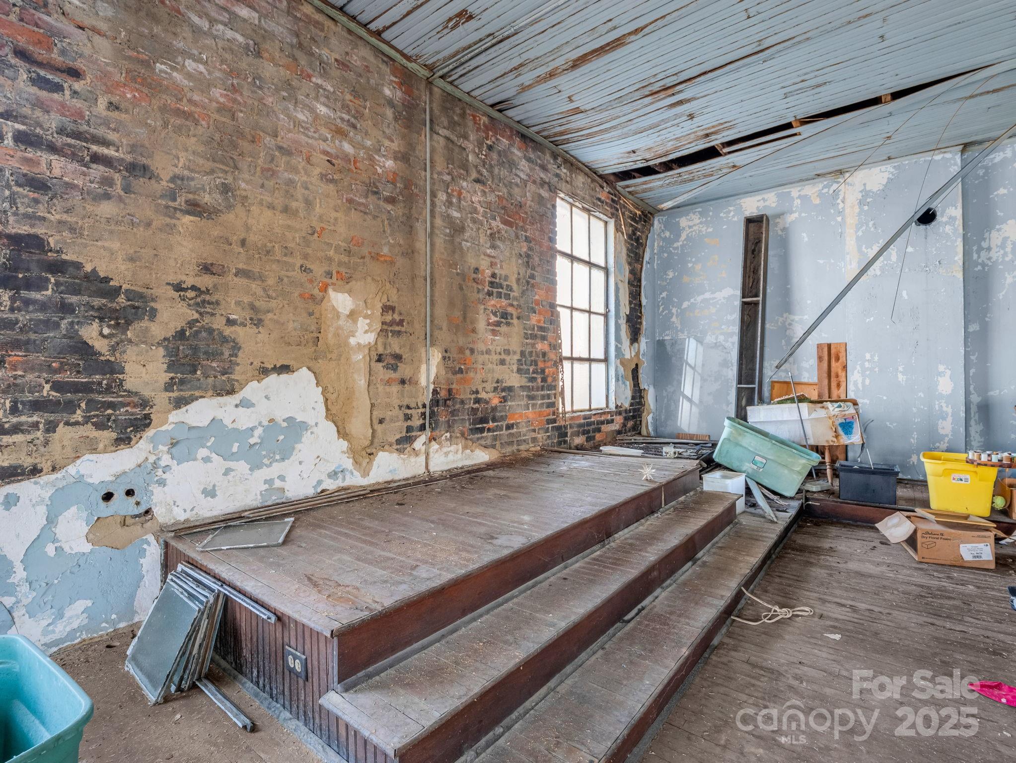 main property photo 42