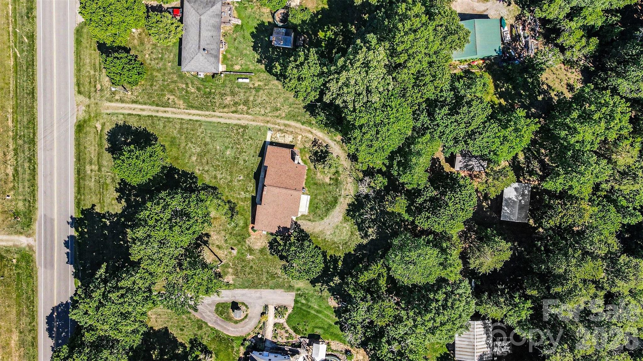 main property photo 28