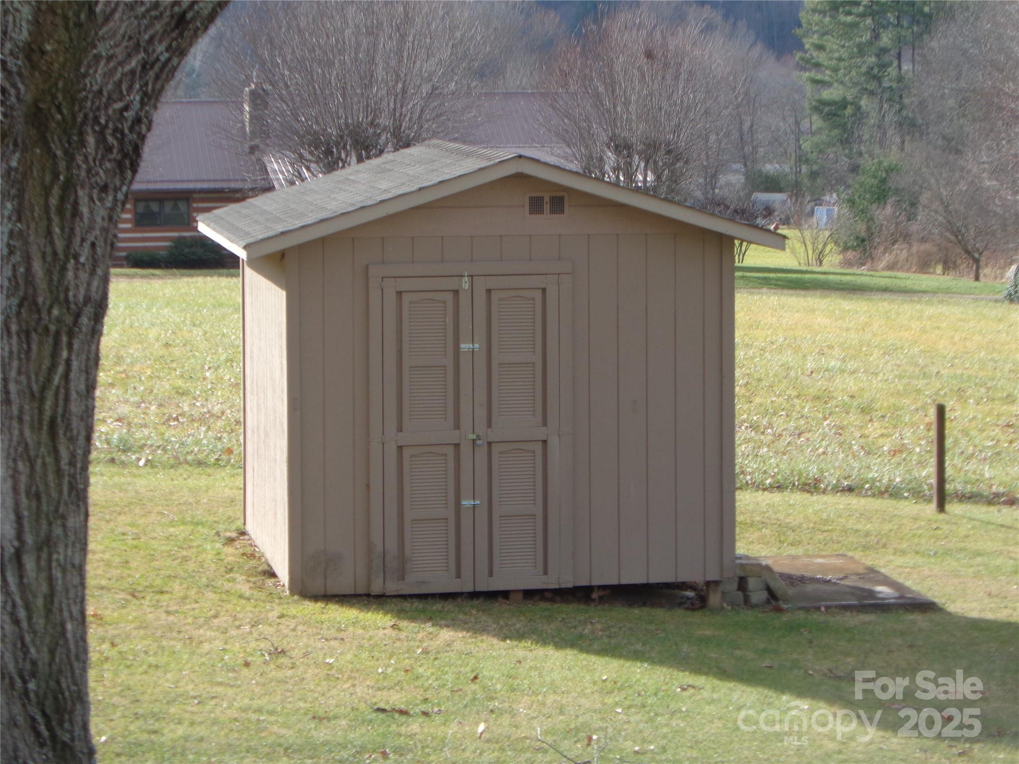 main property photo 10