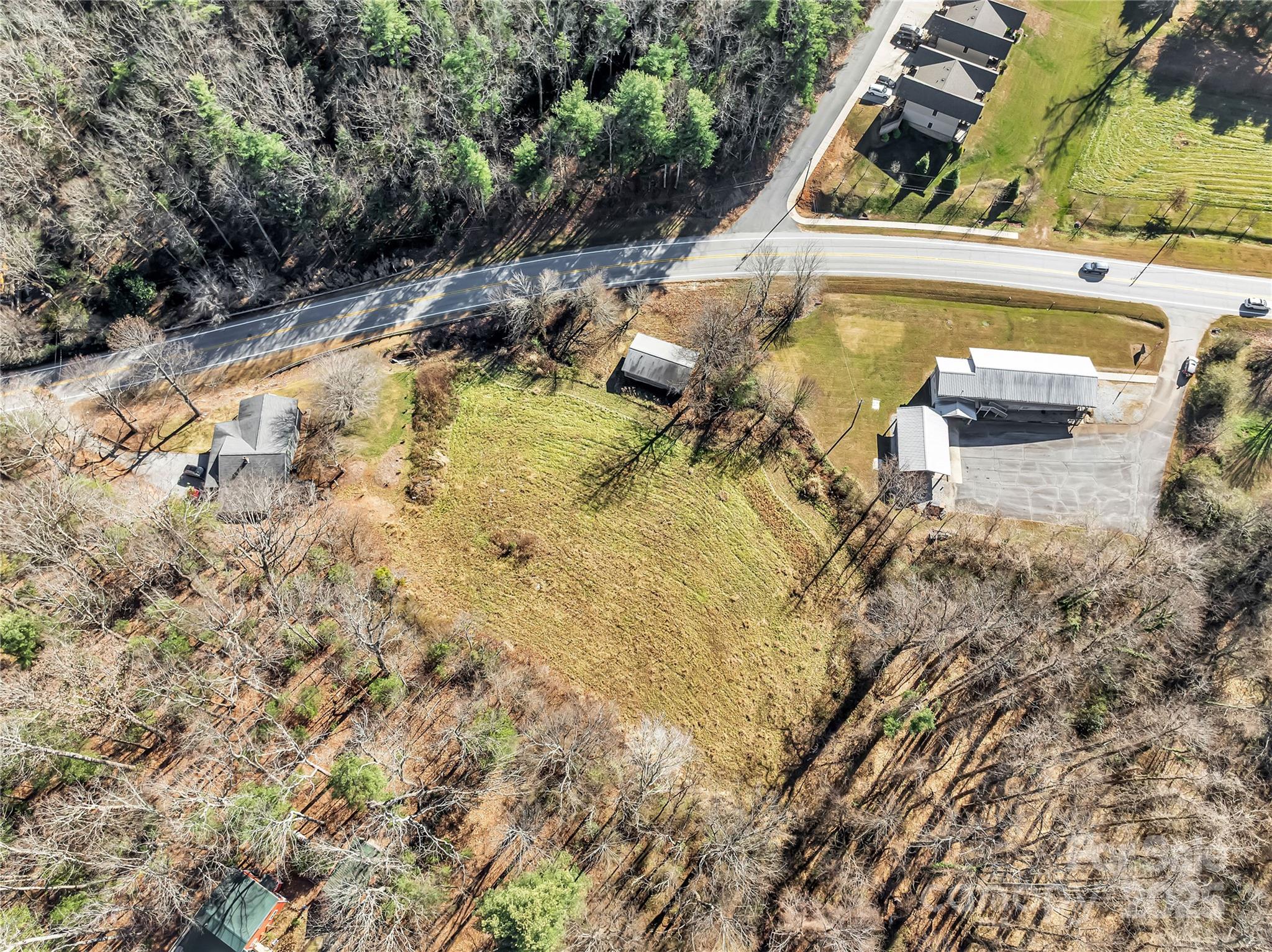 main property photo 3