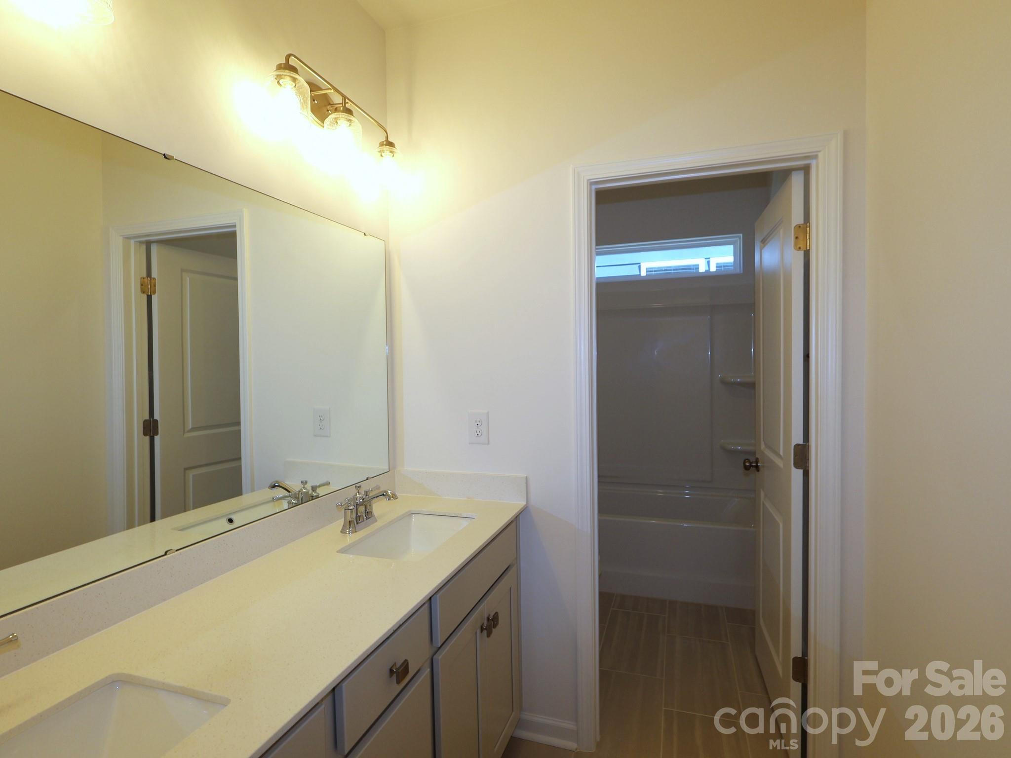 property viewer photo 11