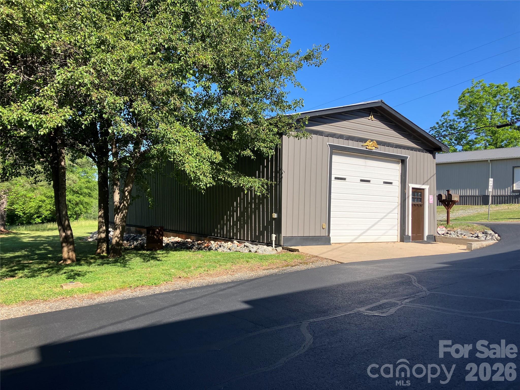 main property photo 10