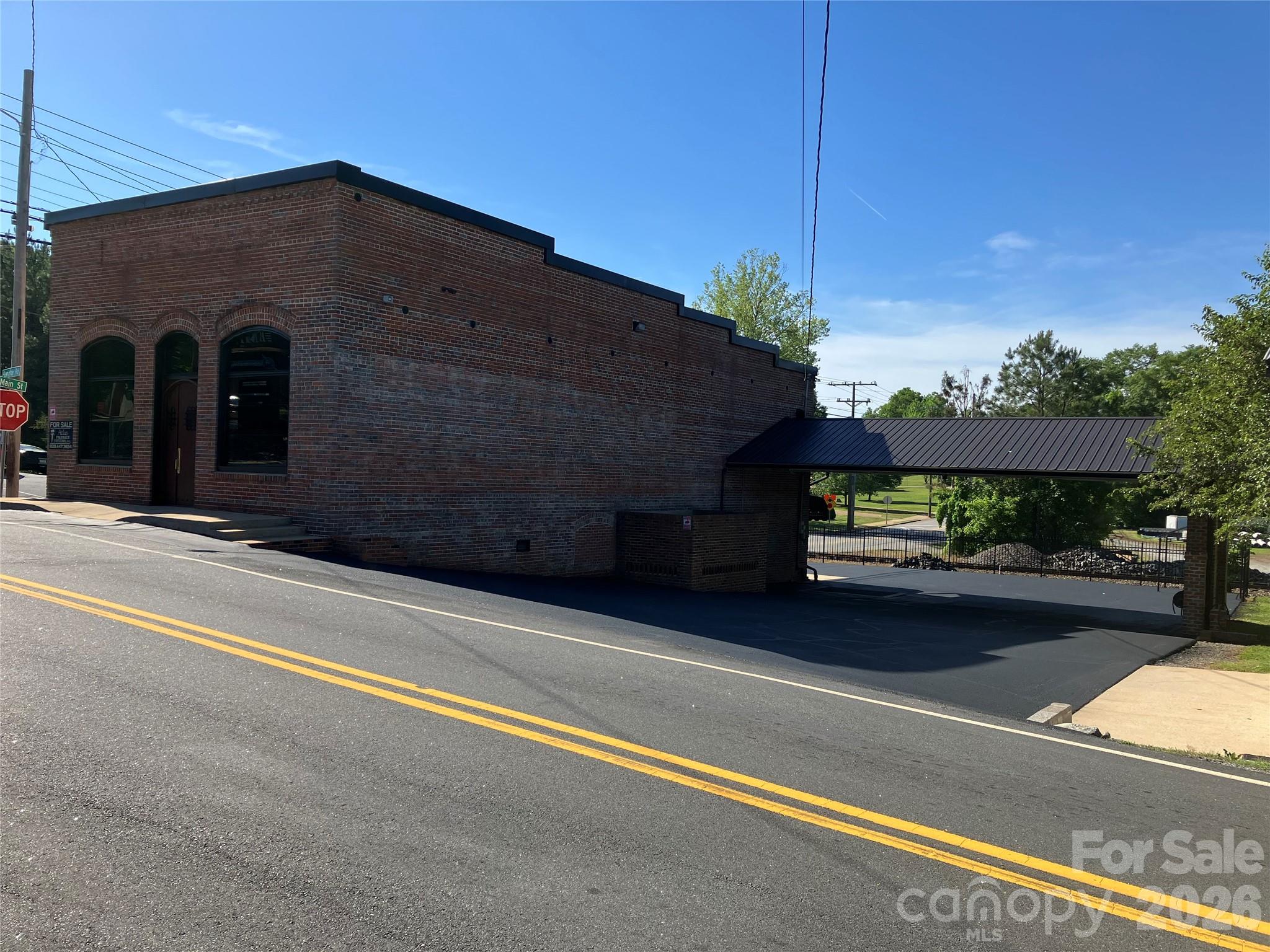 main property photo 11