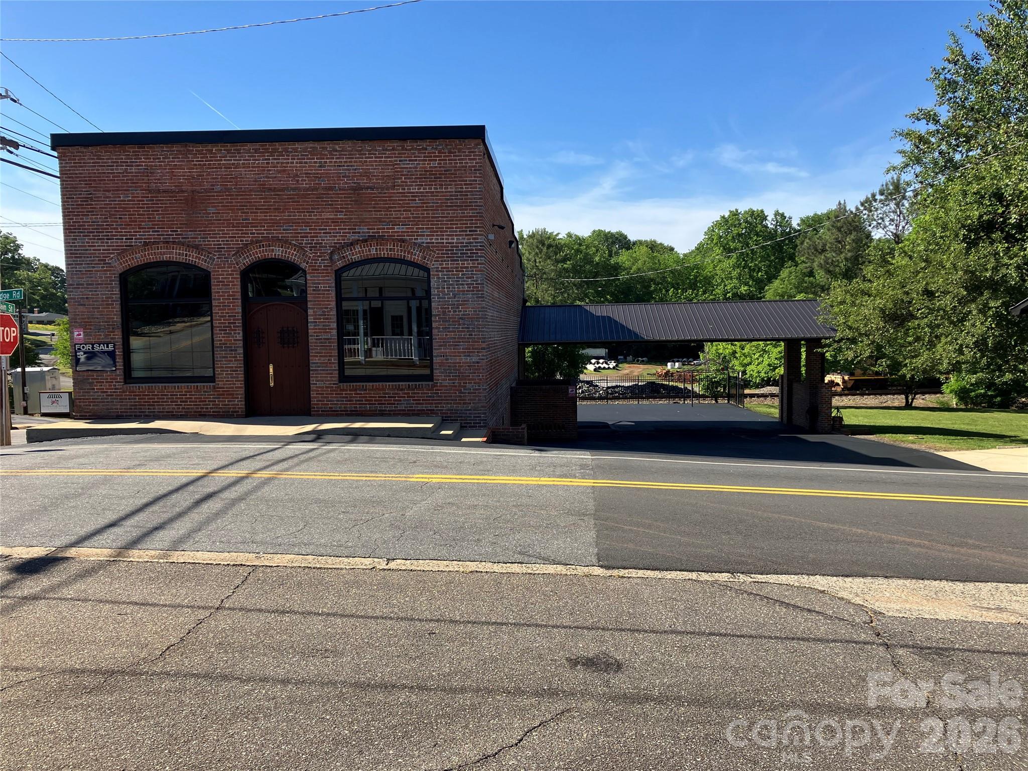 main property photo 3