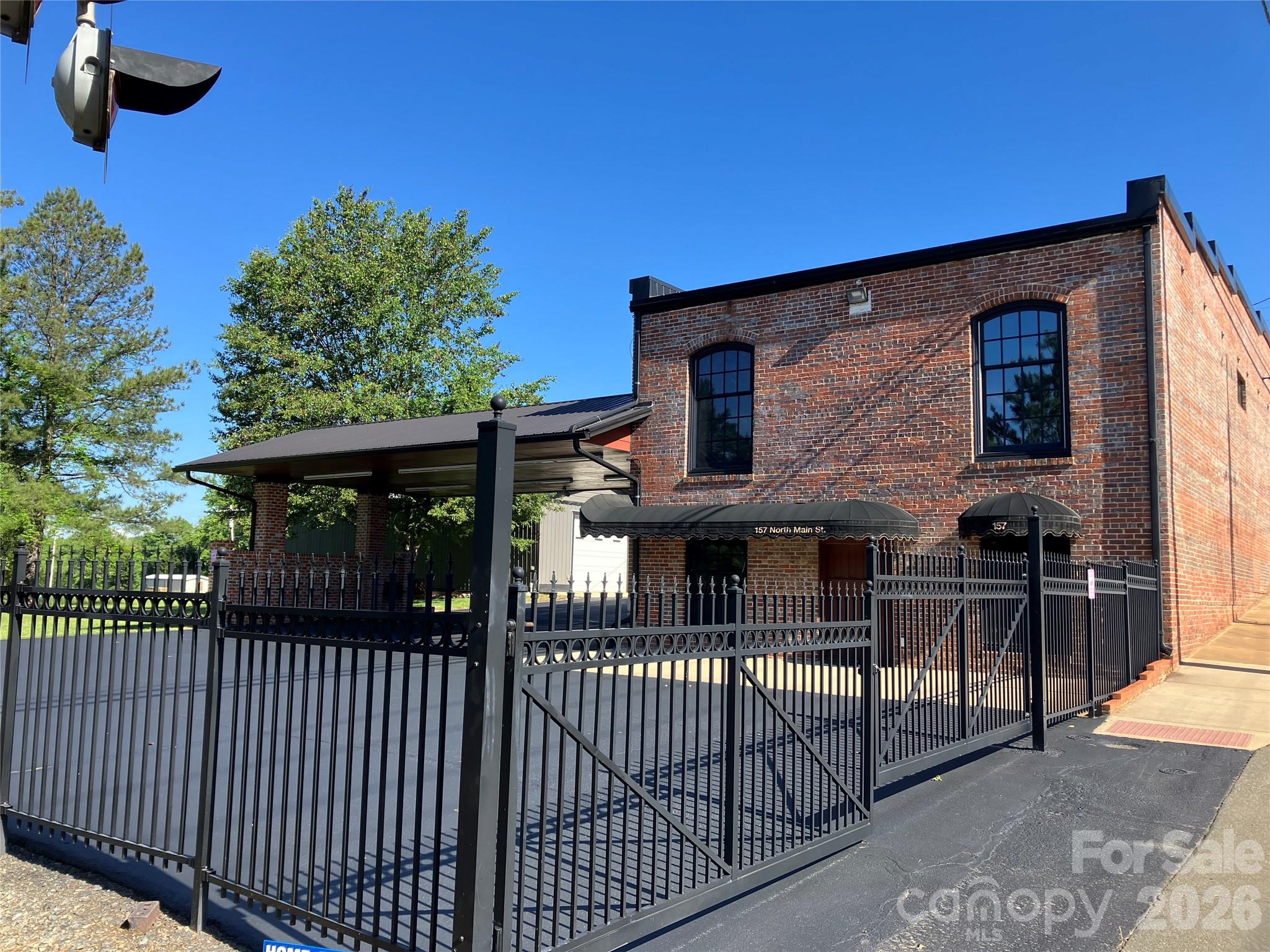 main property photo 5