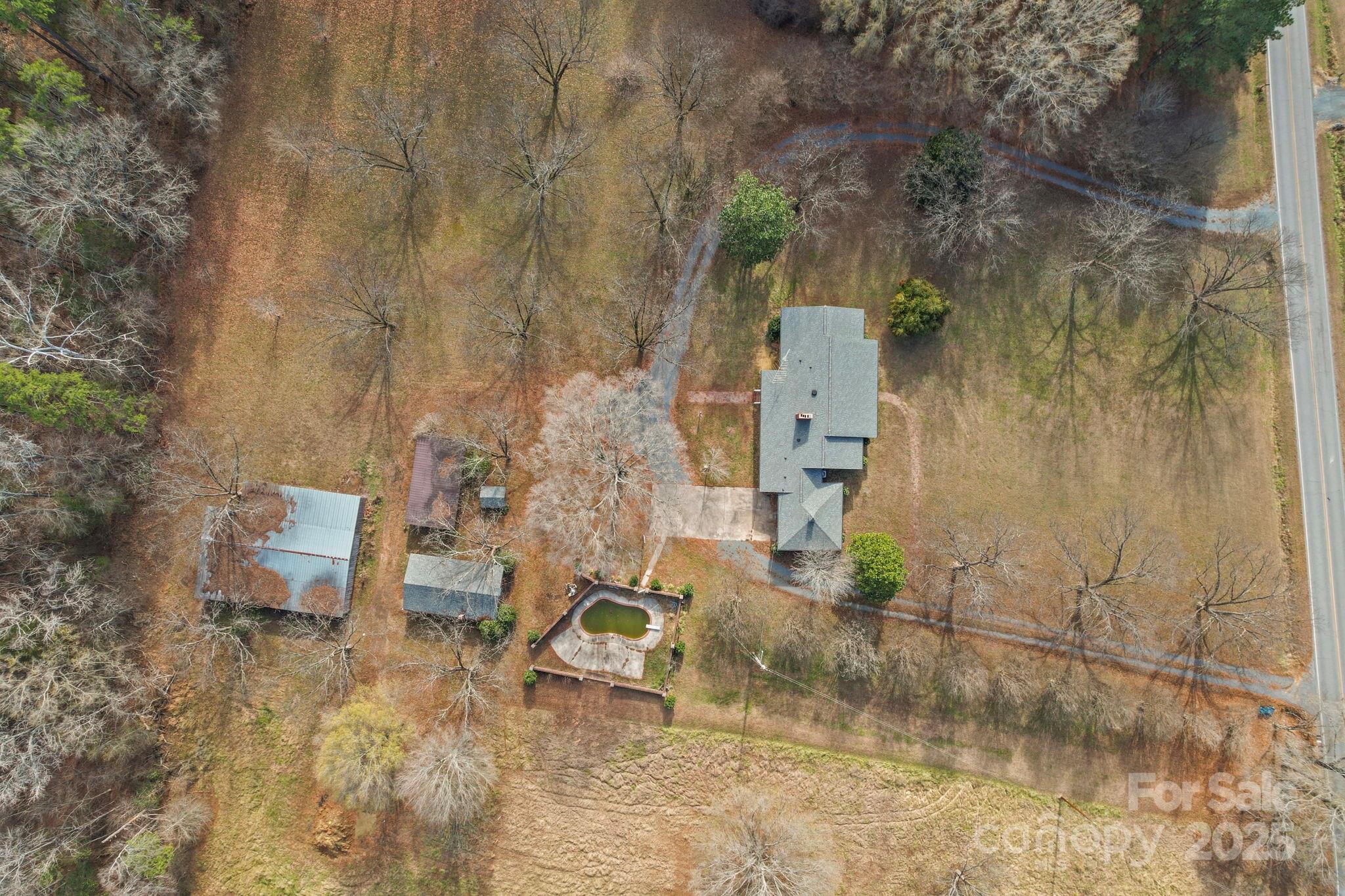 main property photo 3