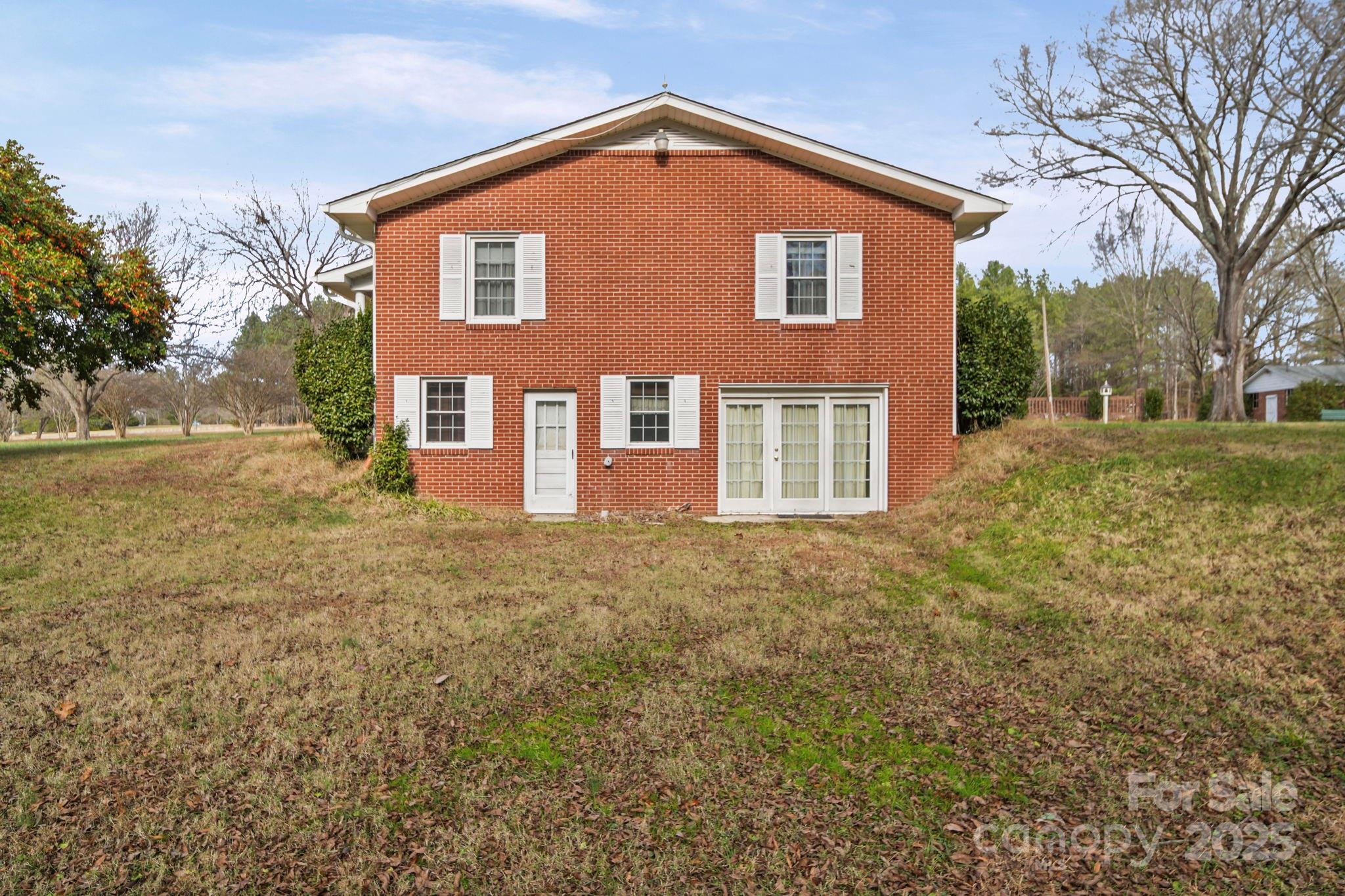 main property photo 35