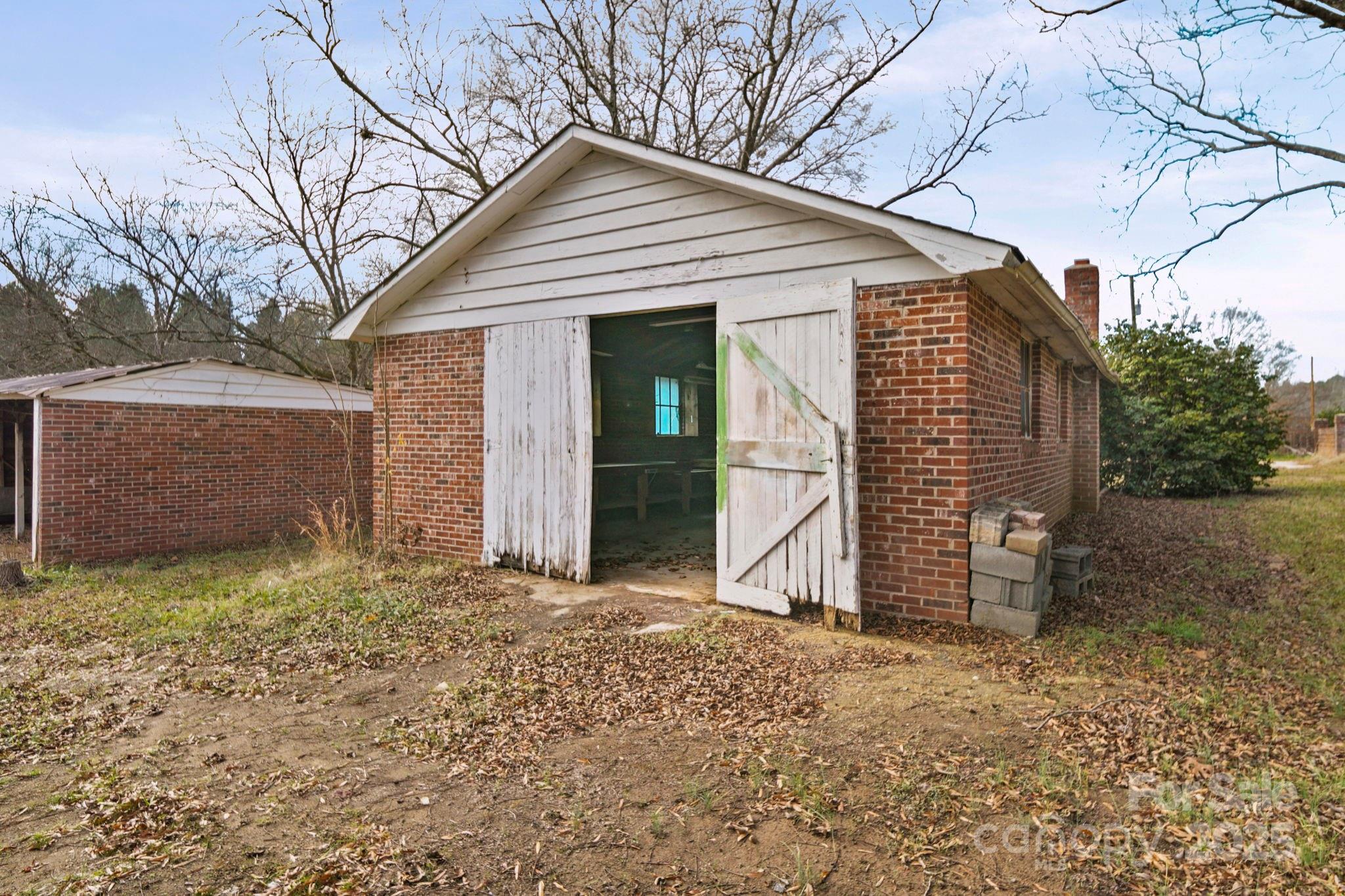 main property photo 43