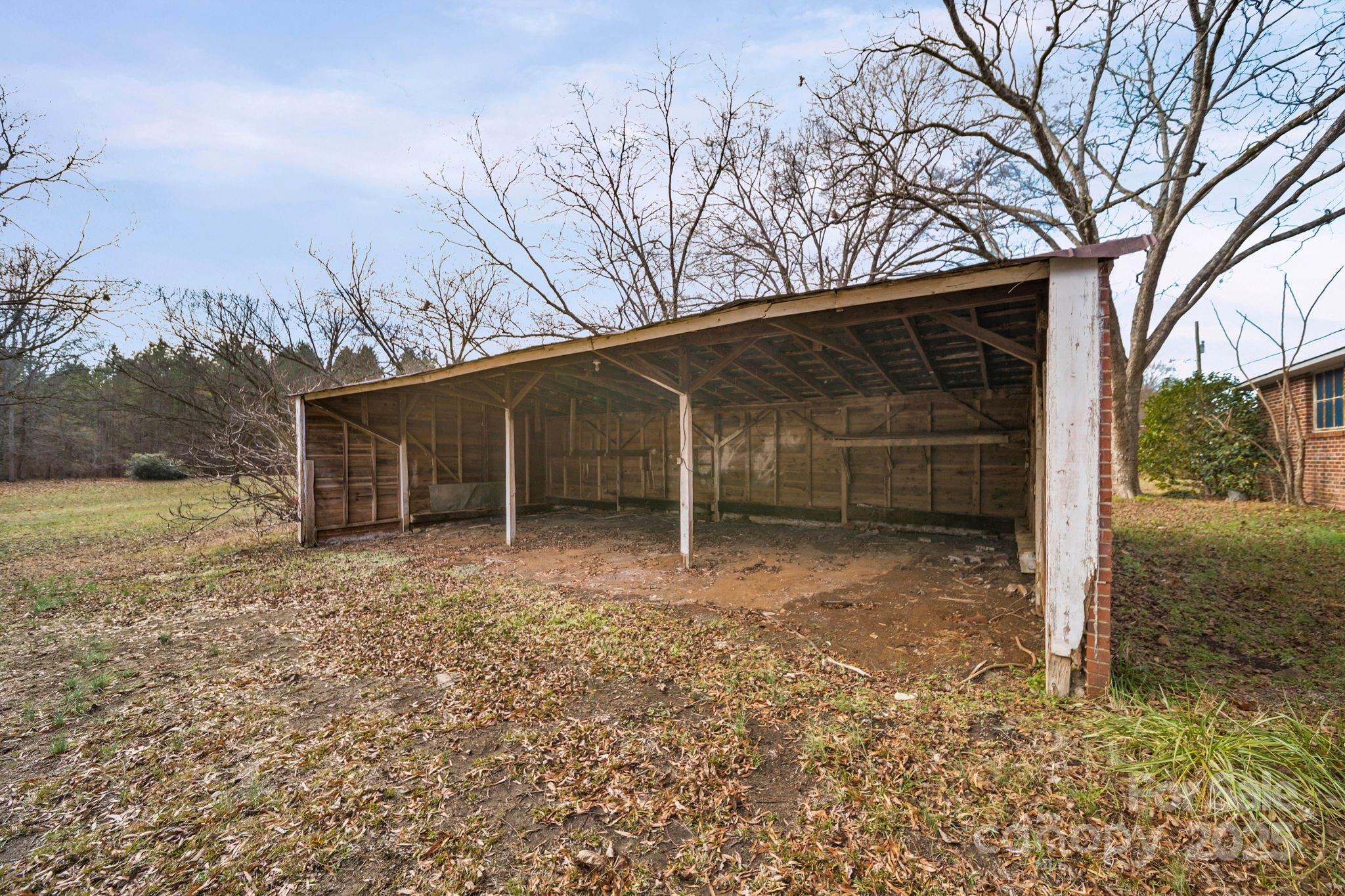 main property photo 45