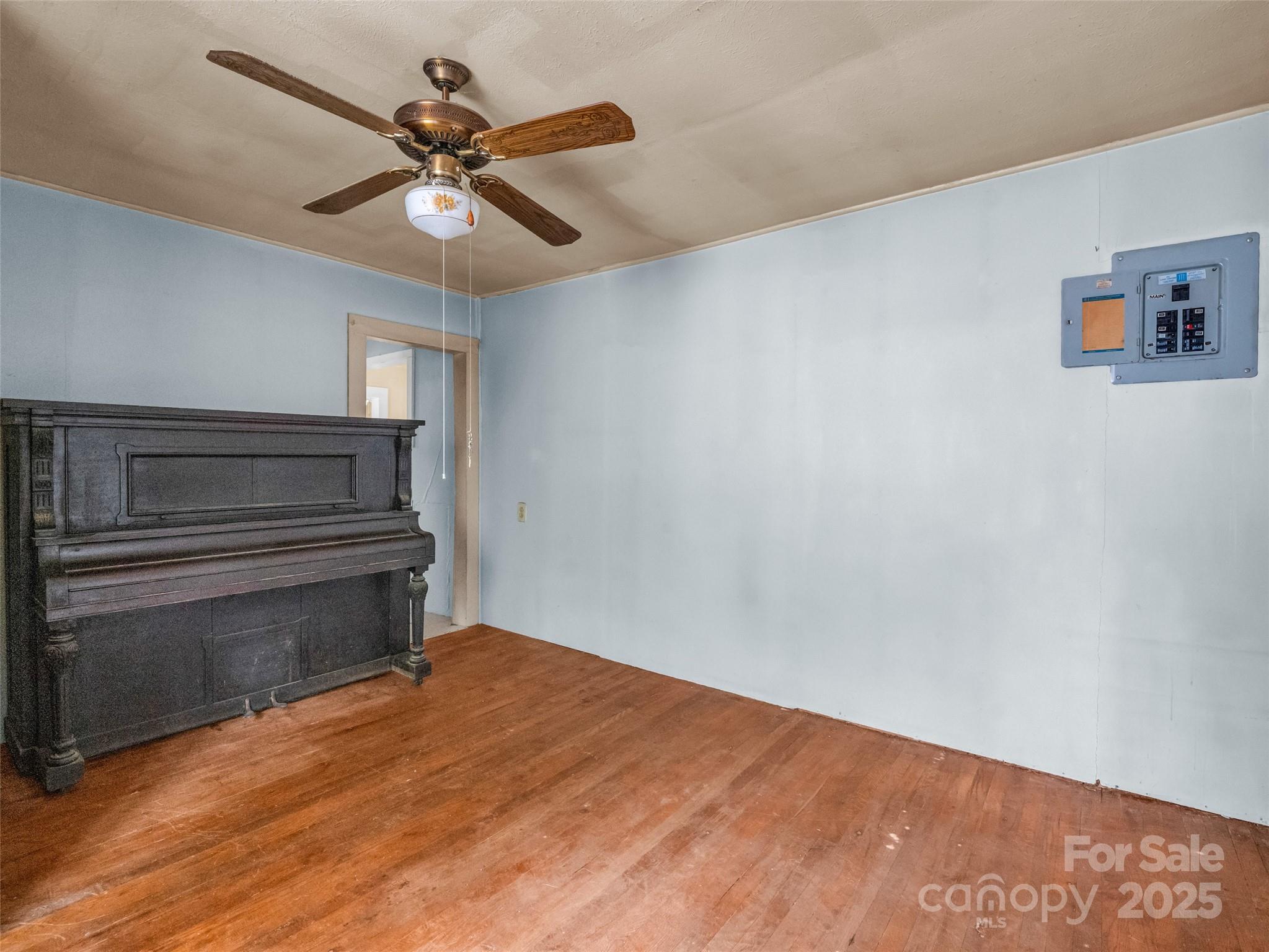 main property photo 18