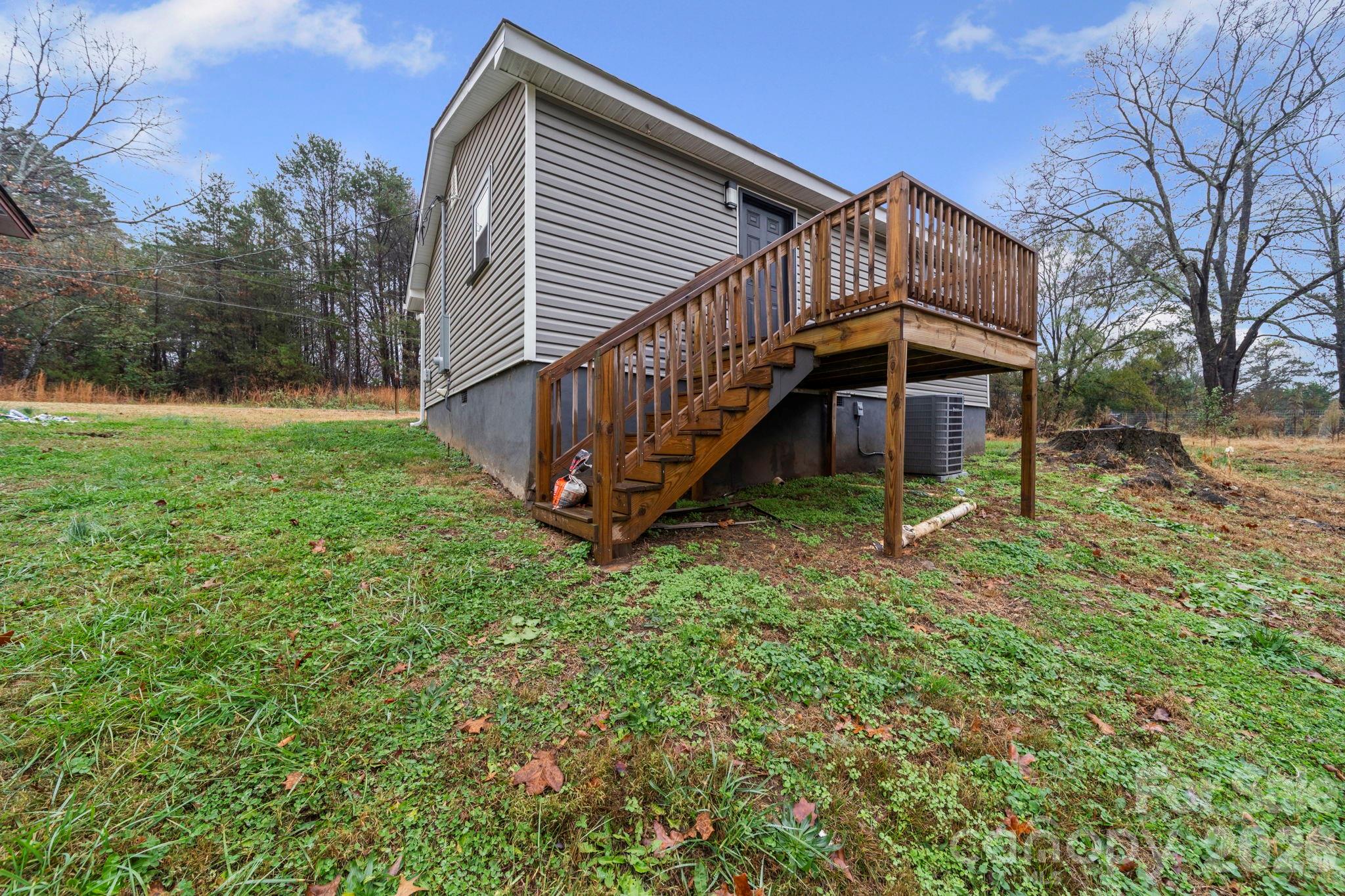 main property photo 30