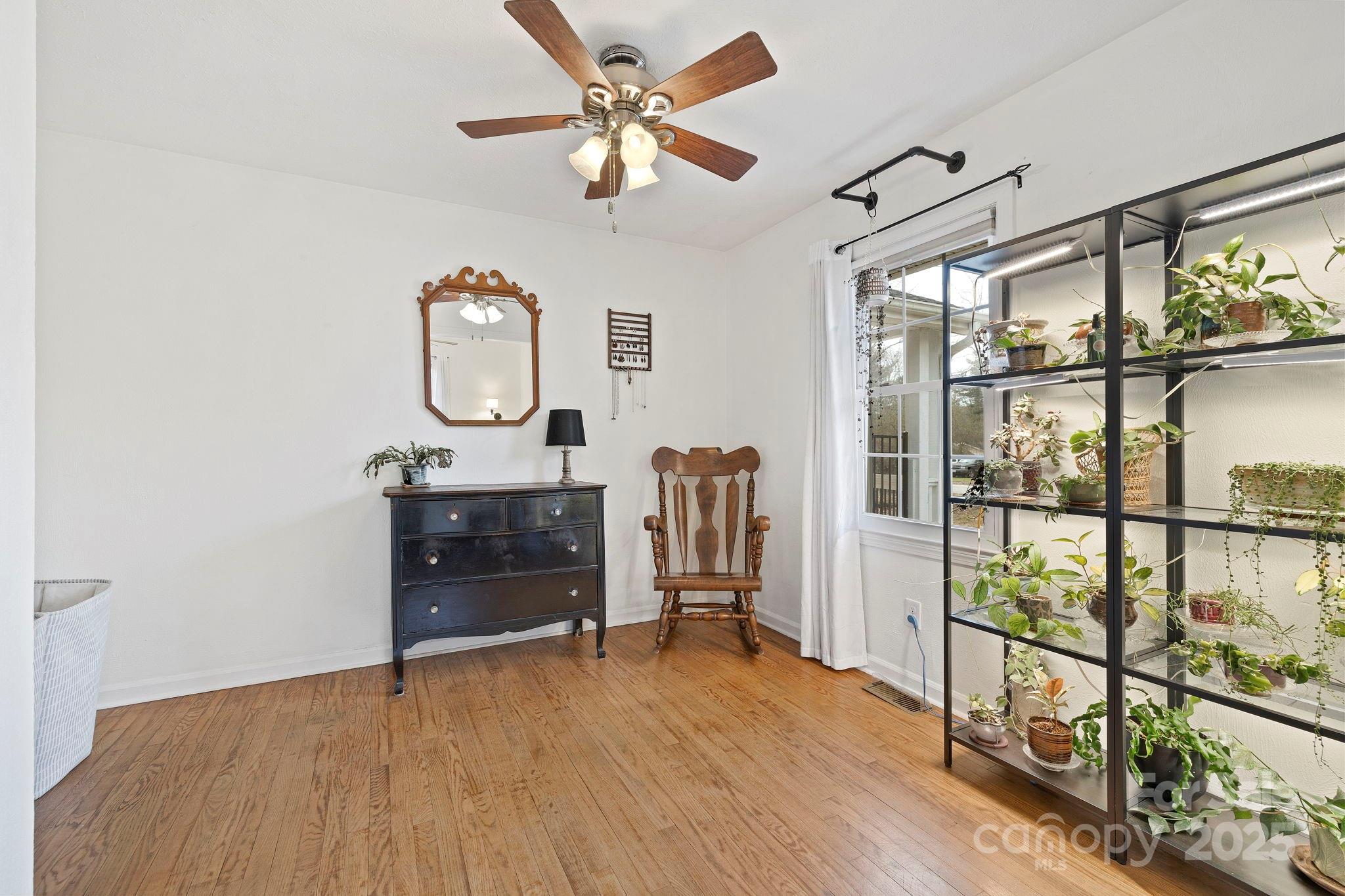 property viewer photo 14