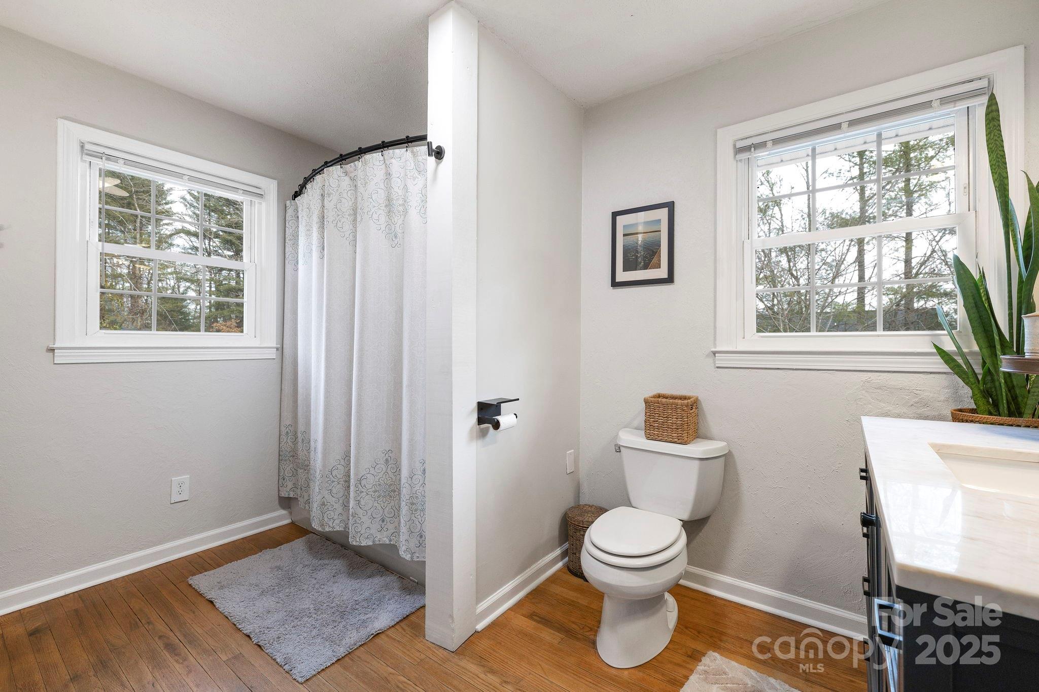 property viewer photo 15