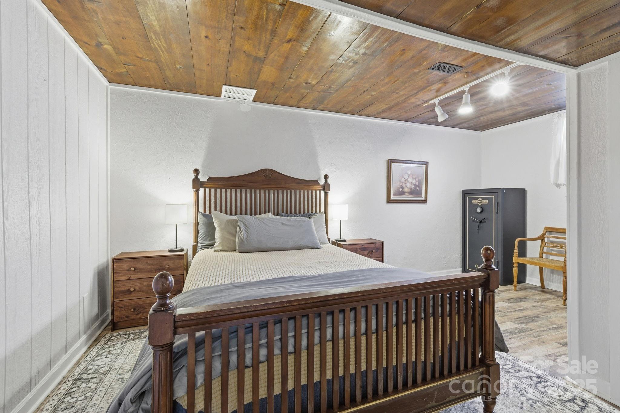 property viewer photo 19