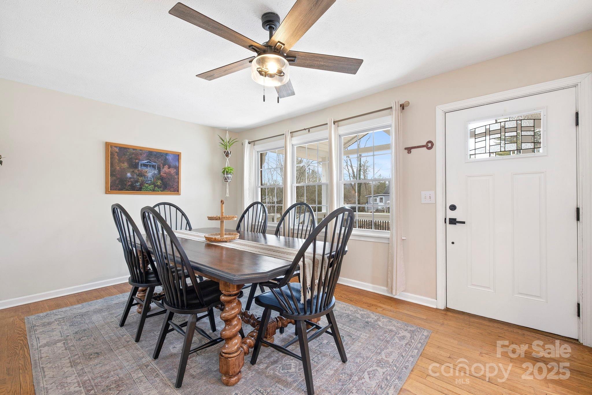 property viewer photo 2
