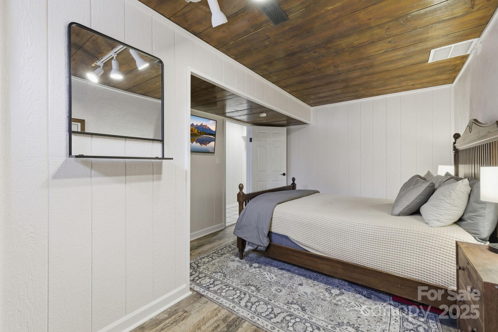 property viewer photo 20