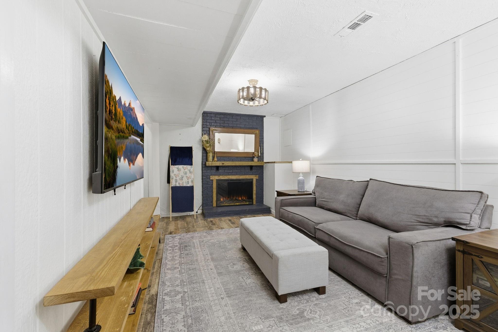 property viewer photo 7
