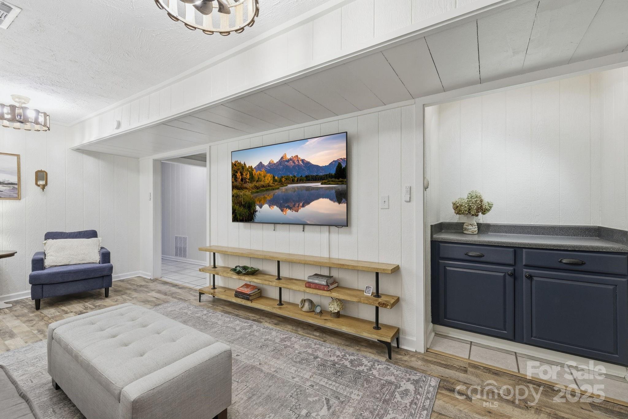 property viewer photo 9